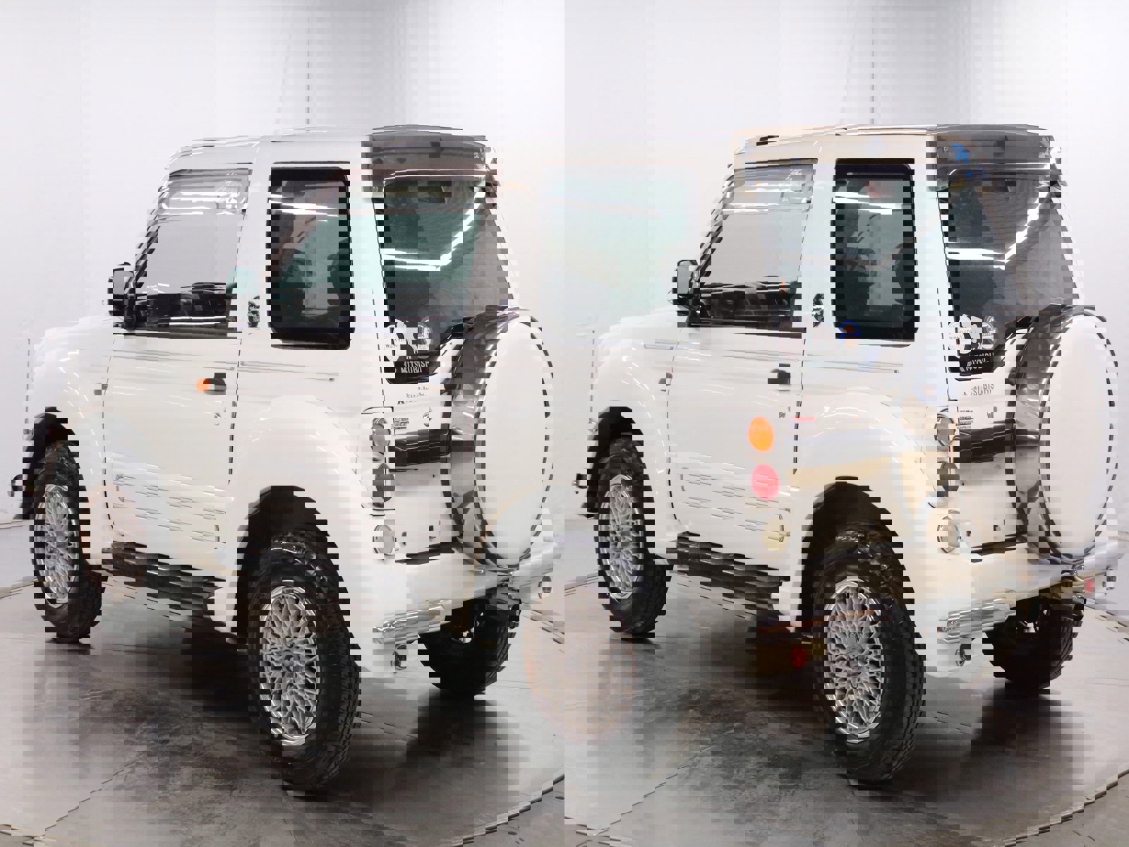 1998 Mitsubishi Pajero 4