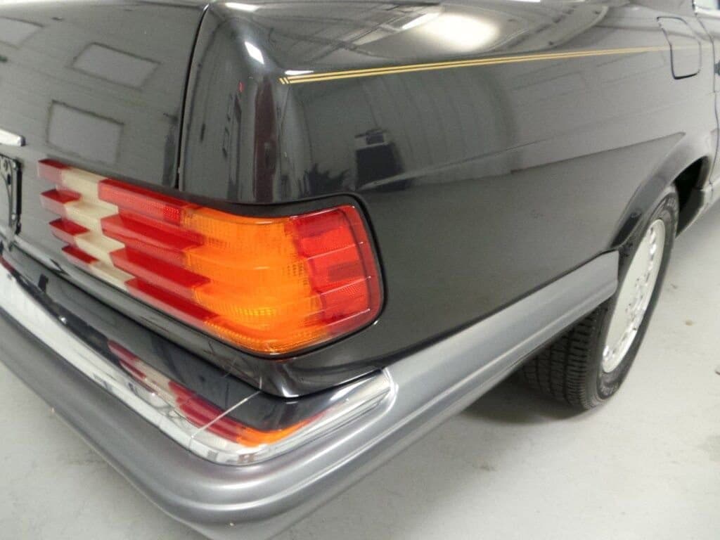 1991 Mercedes-Benz 300 SEL 38