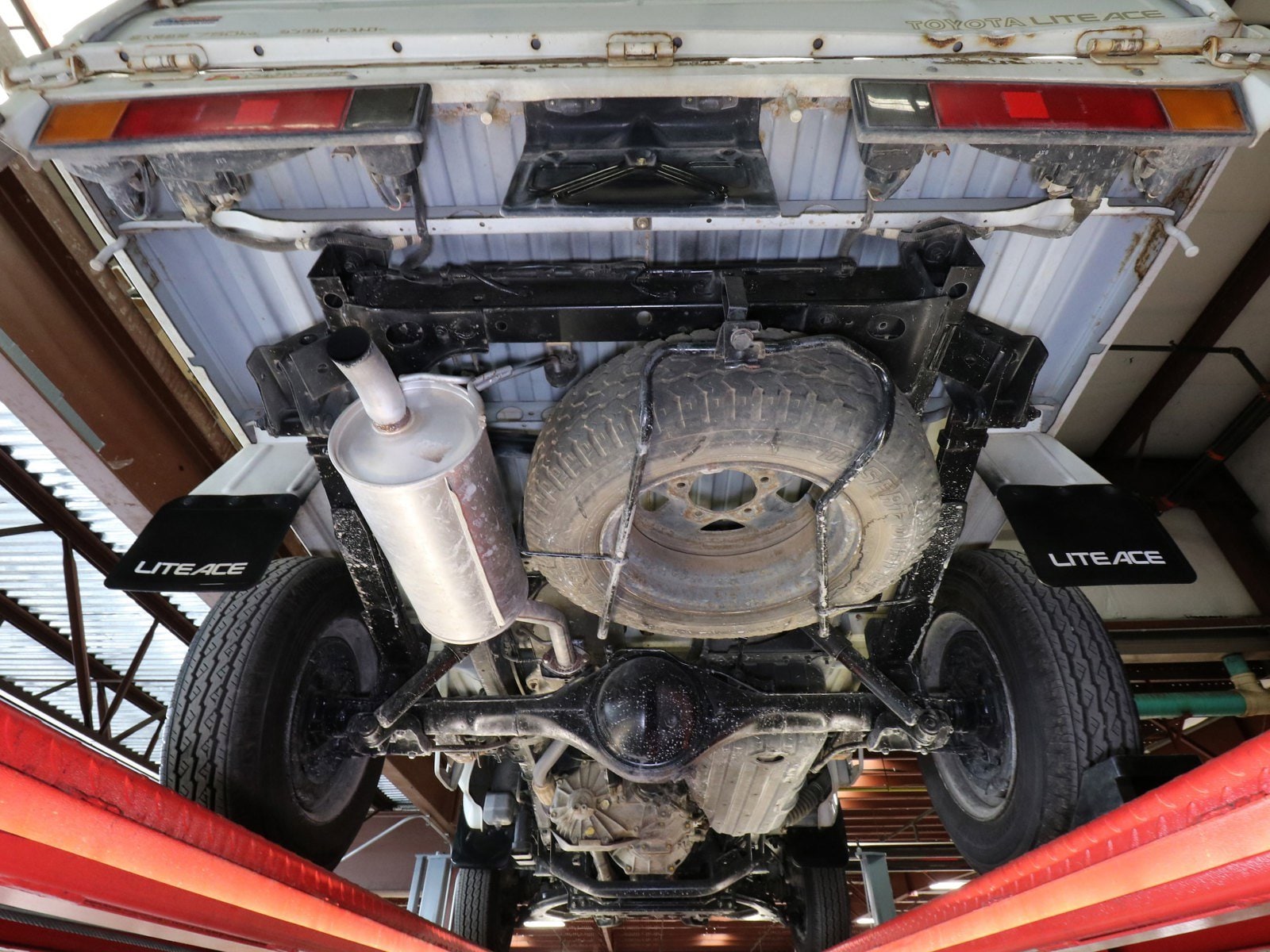 1998 Toyota Liteace 28