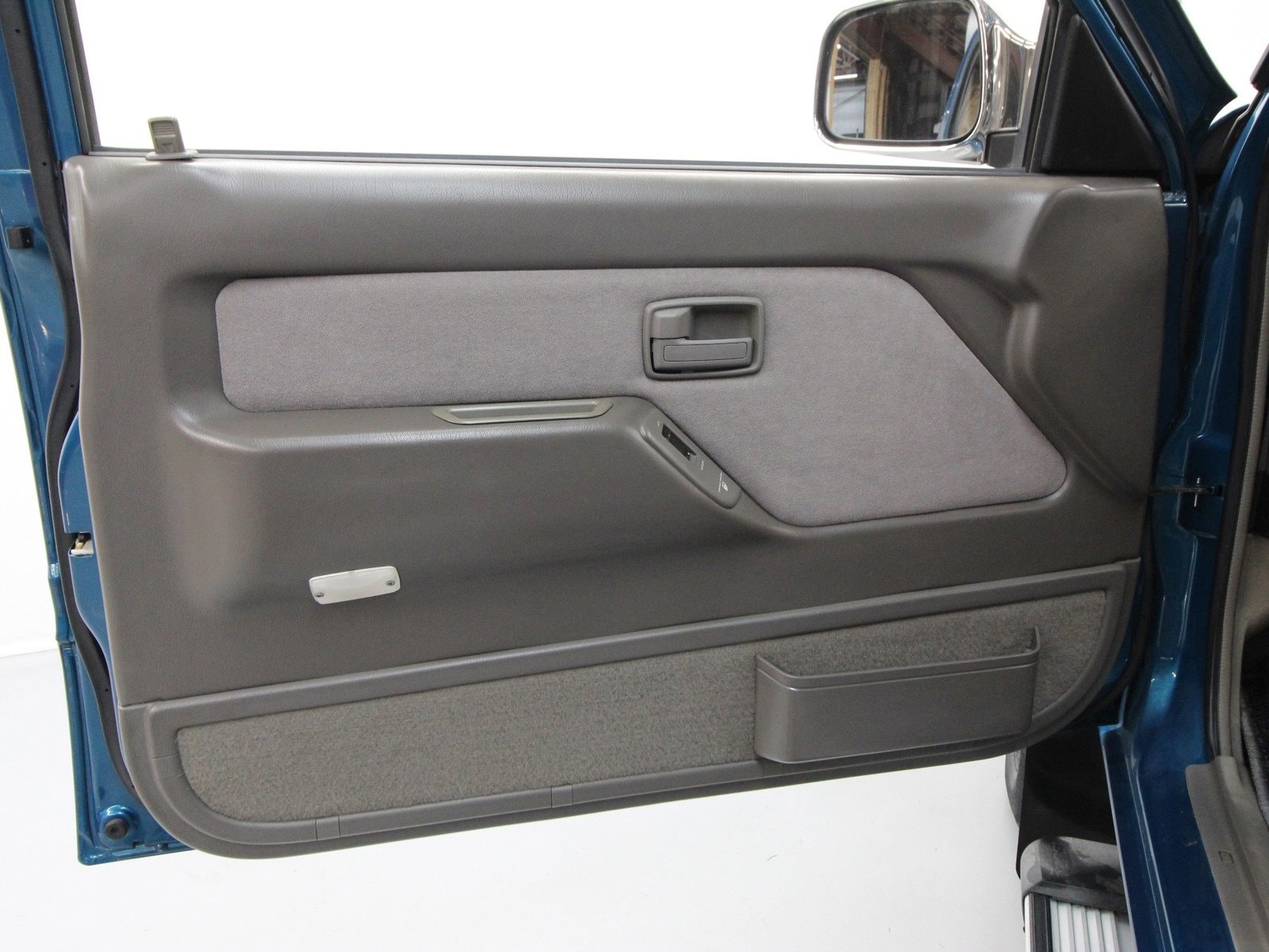 1995 Isuzu Mu 26