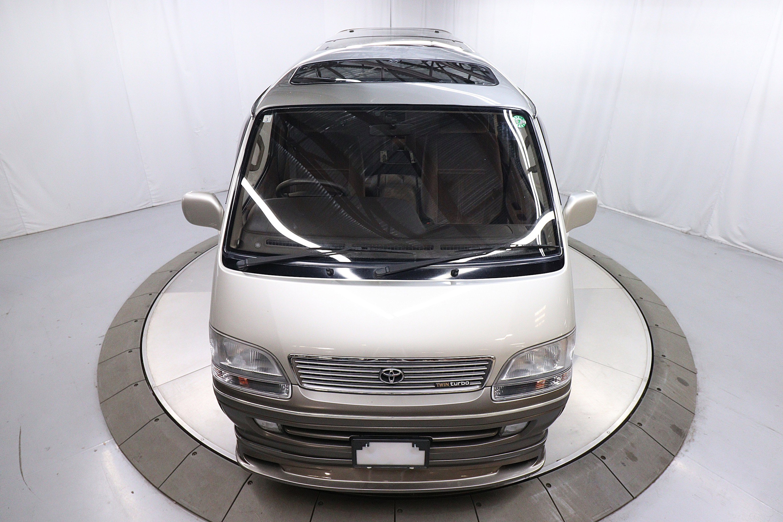 1997 Toyota Hiace 46