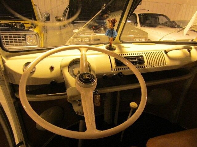 1967 Volkswagen Bus 16