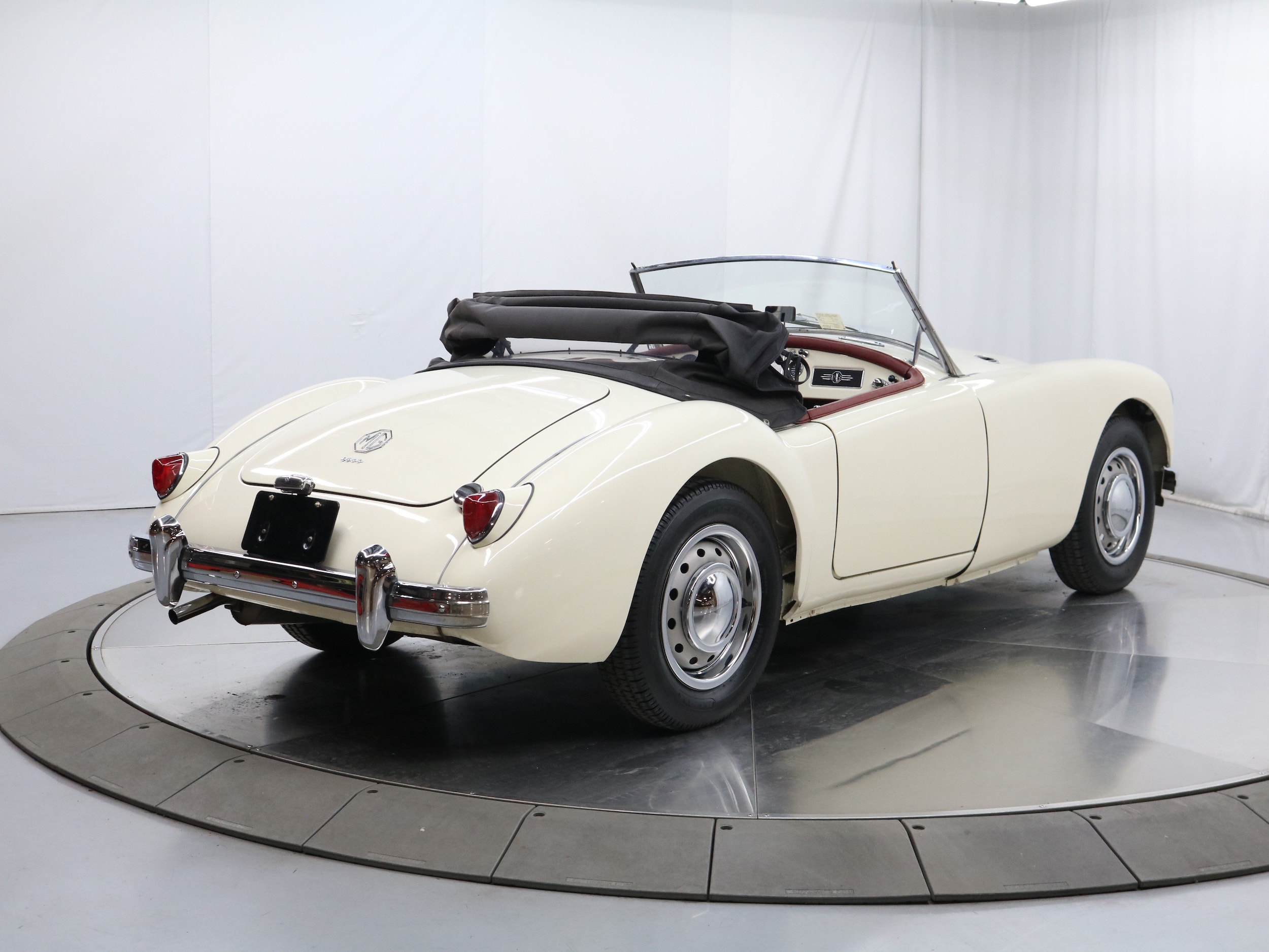 1961 MG Roadster 10