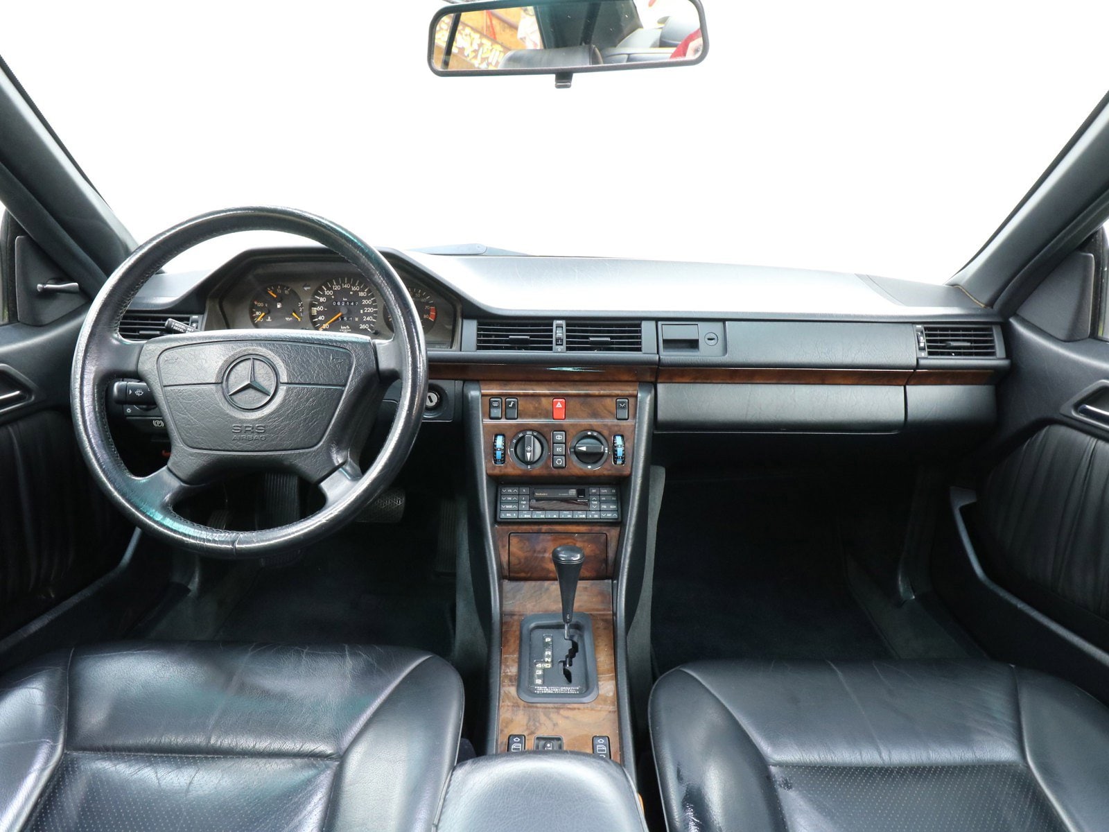 1992 Mercedes-Benz 300CE 48
