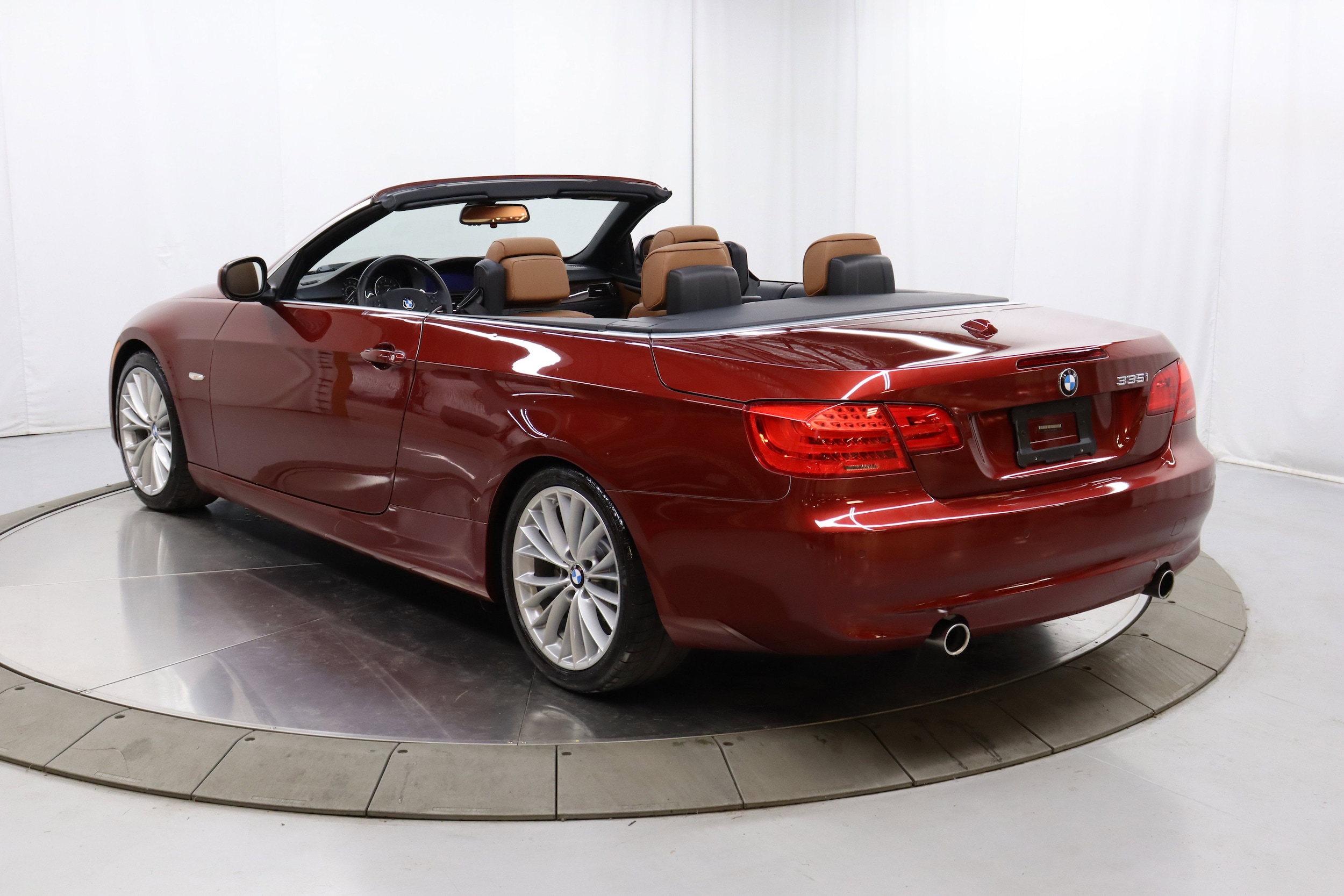 2011 BMW 3 Series 14