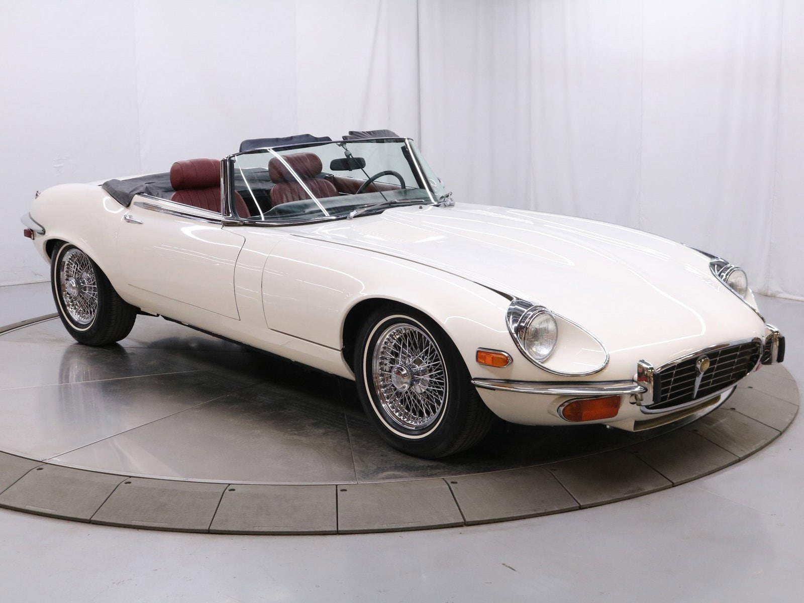 1974 Jaguar E Type 15