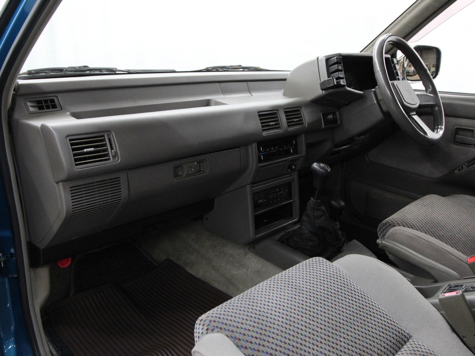 1995 Isuzu Mu 29