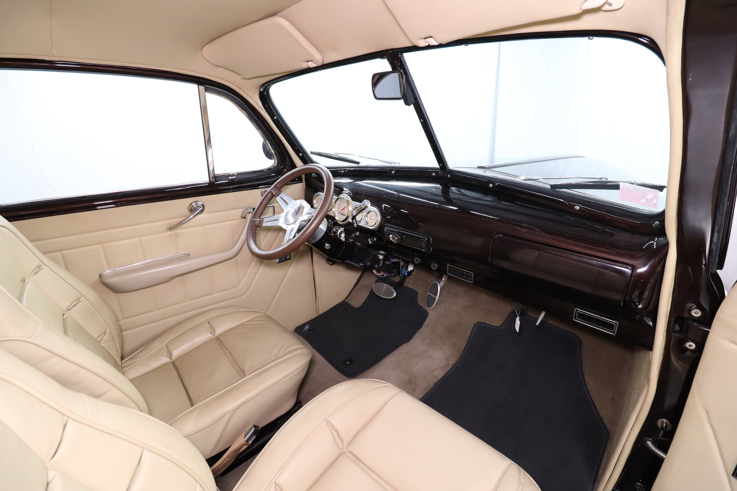 1946 Ford Super Deluxe 18