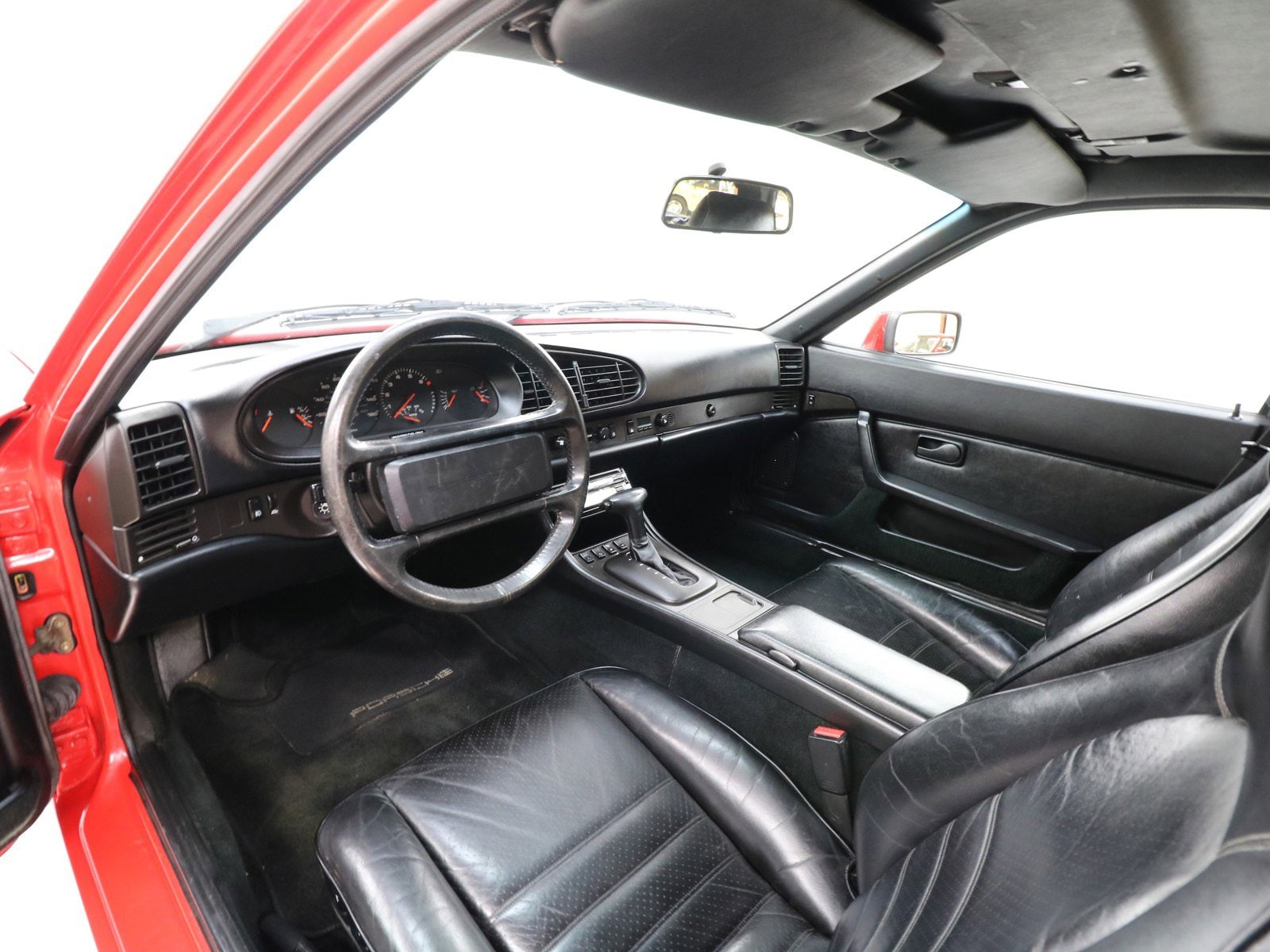 1986 Porsche 944 16