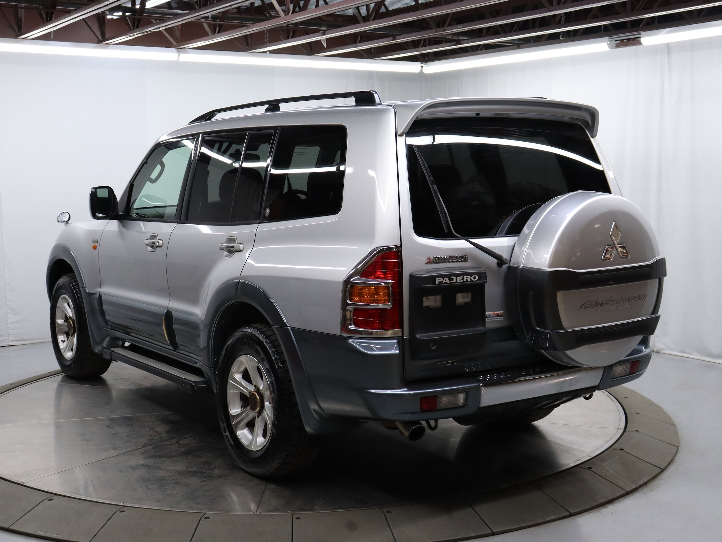 2000 Mitsubishi Pajero 5