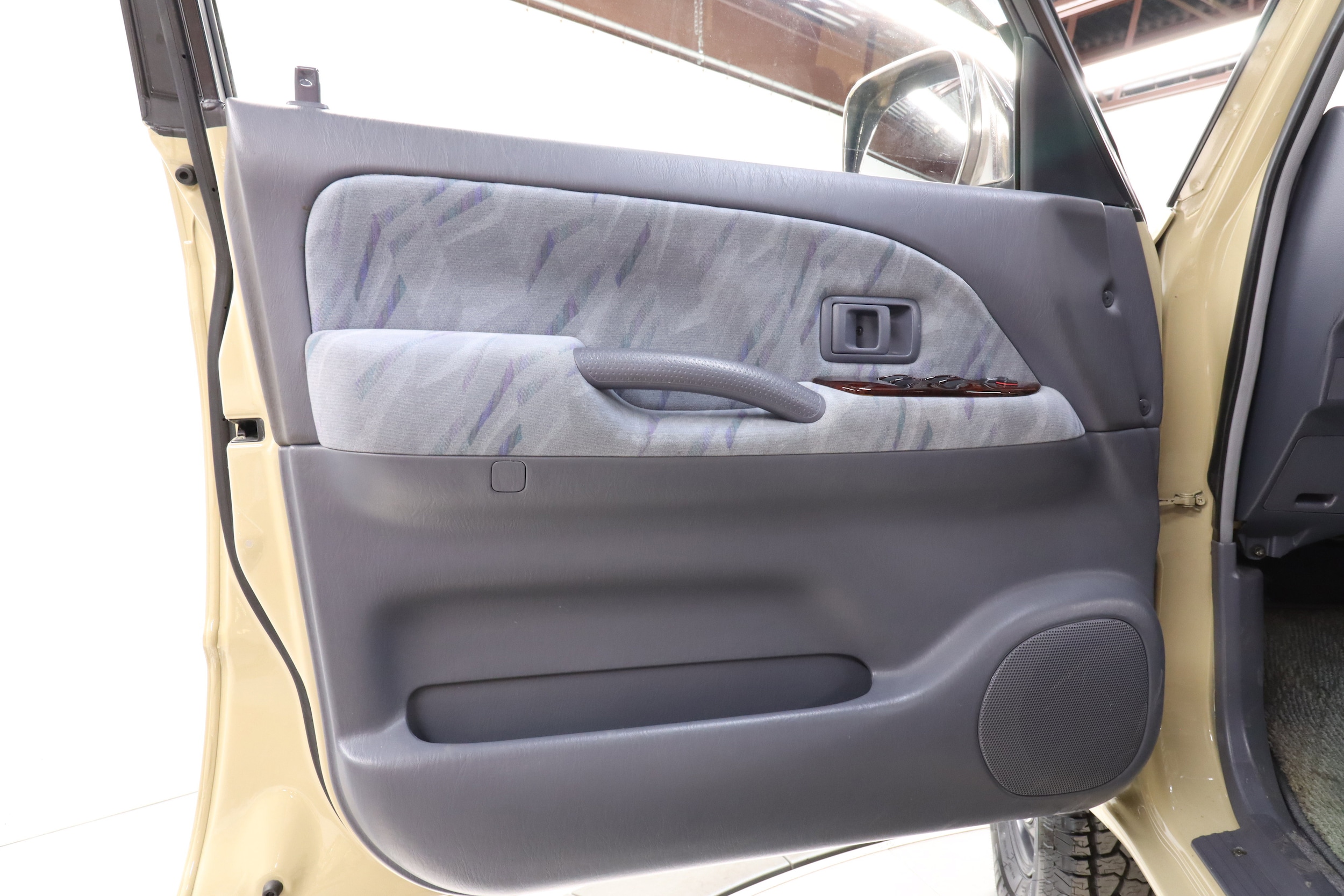 1999 Toyota Land Cruiser Prado 23