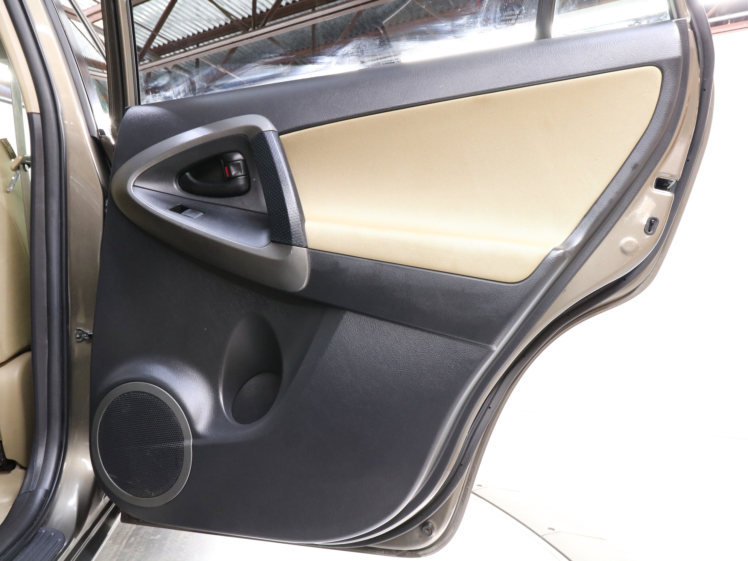 2010 Toyota RAV4 24