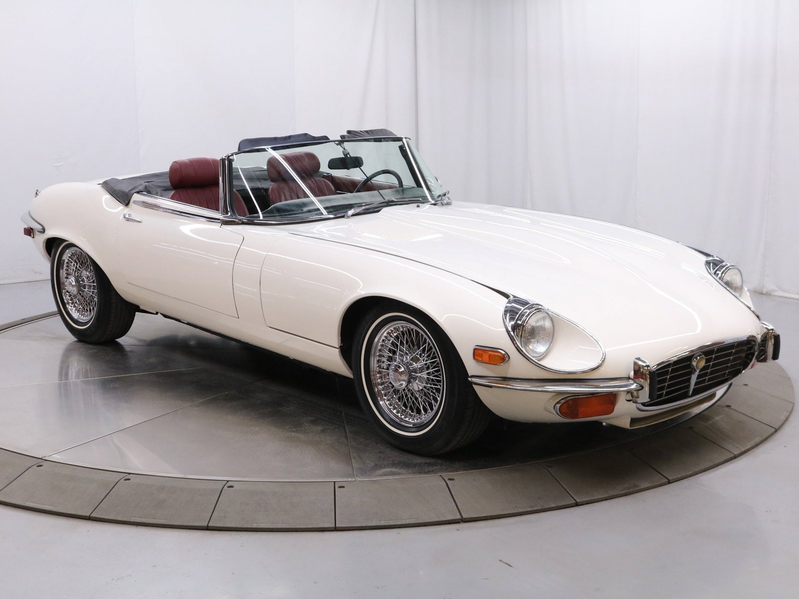 1974 Jaguar E-Type 33