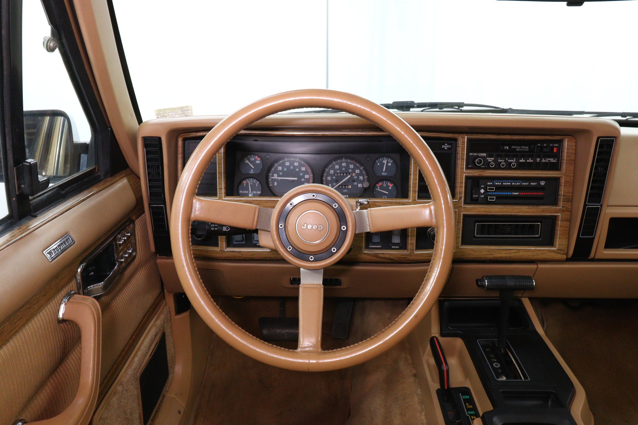 1987 Jeep Wagoneer 10