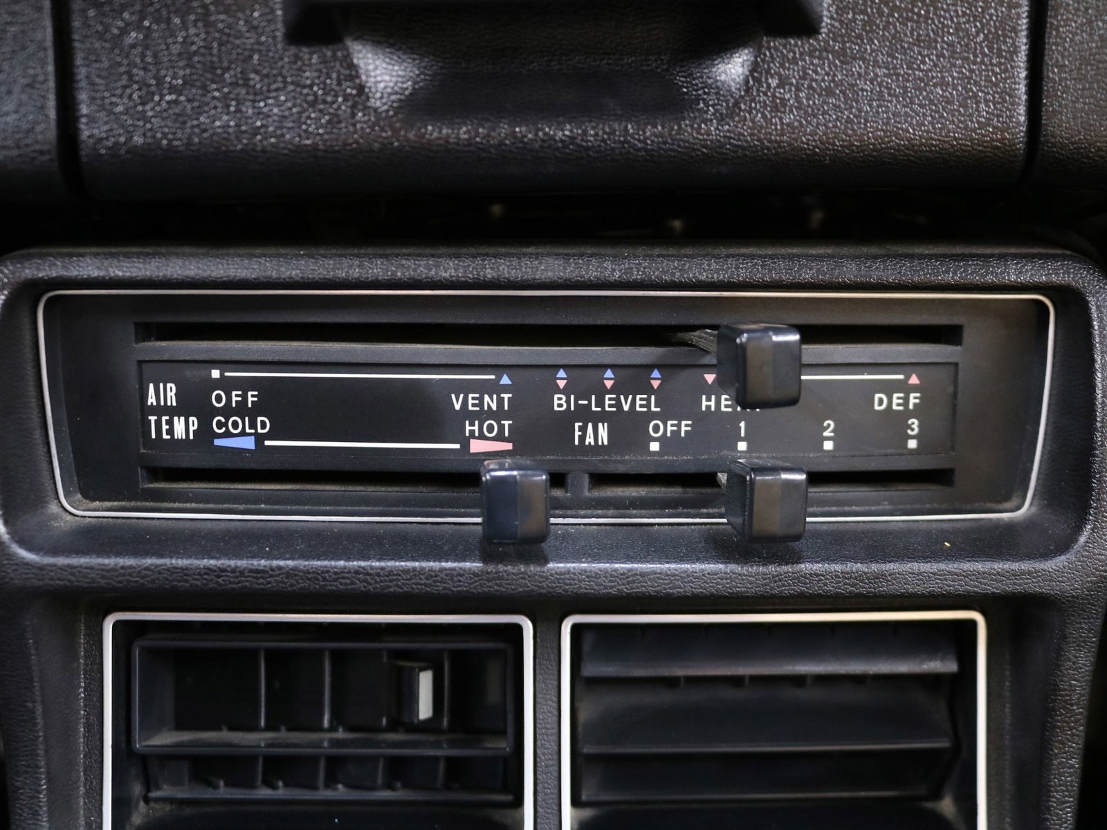 1977 Datsun 710 13