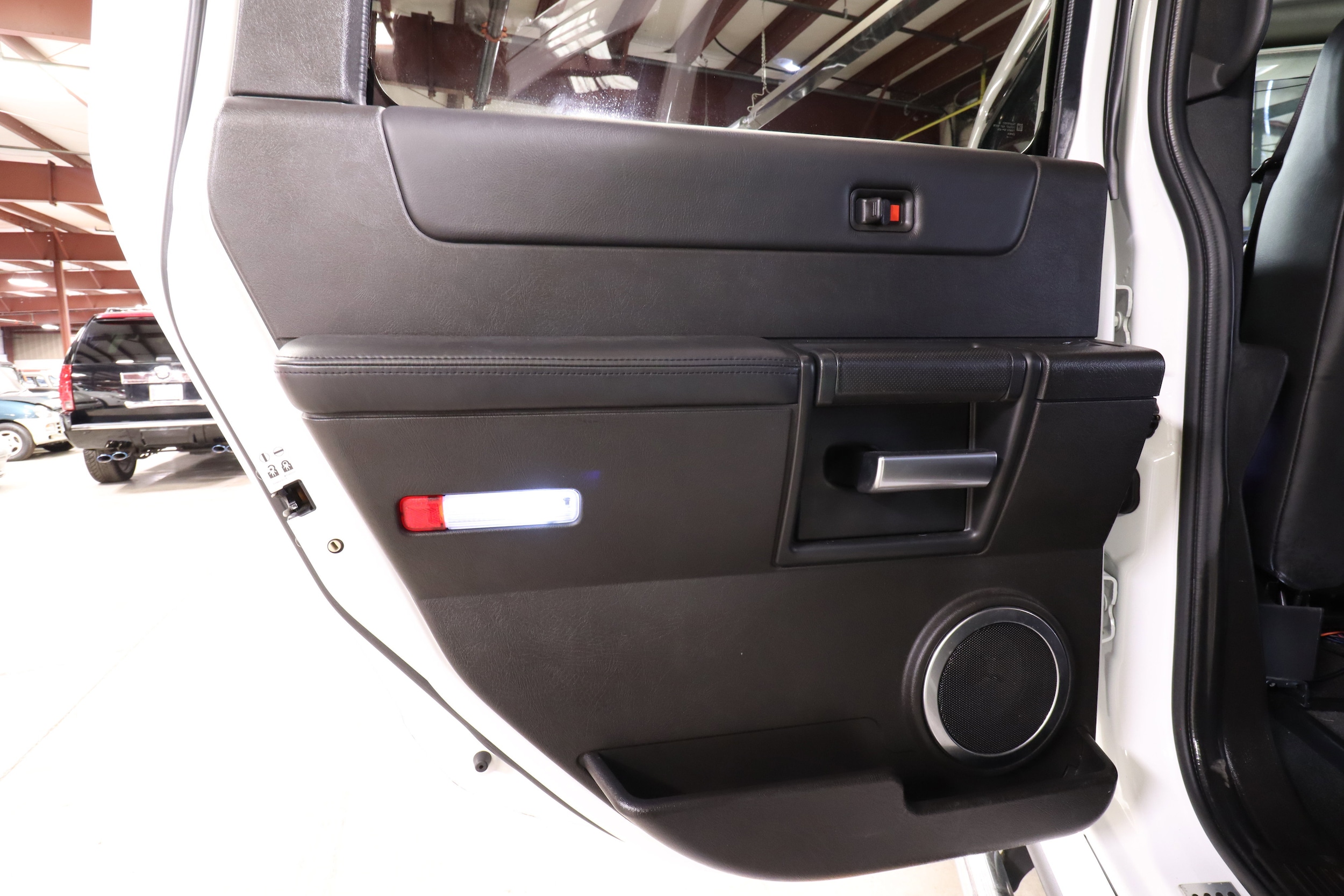 2005 HUMMER H2 24