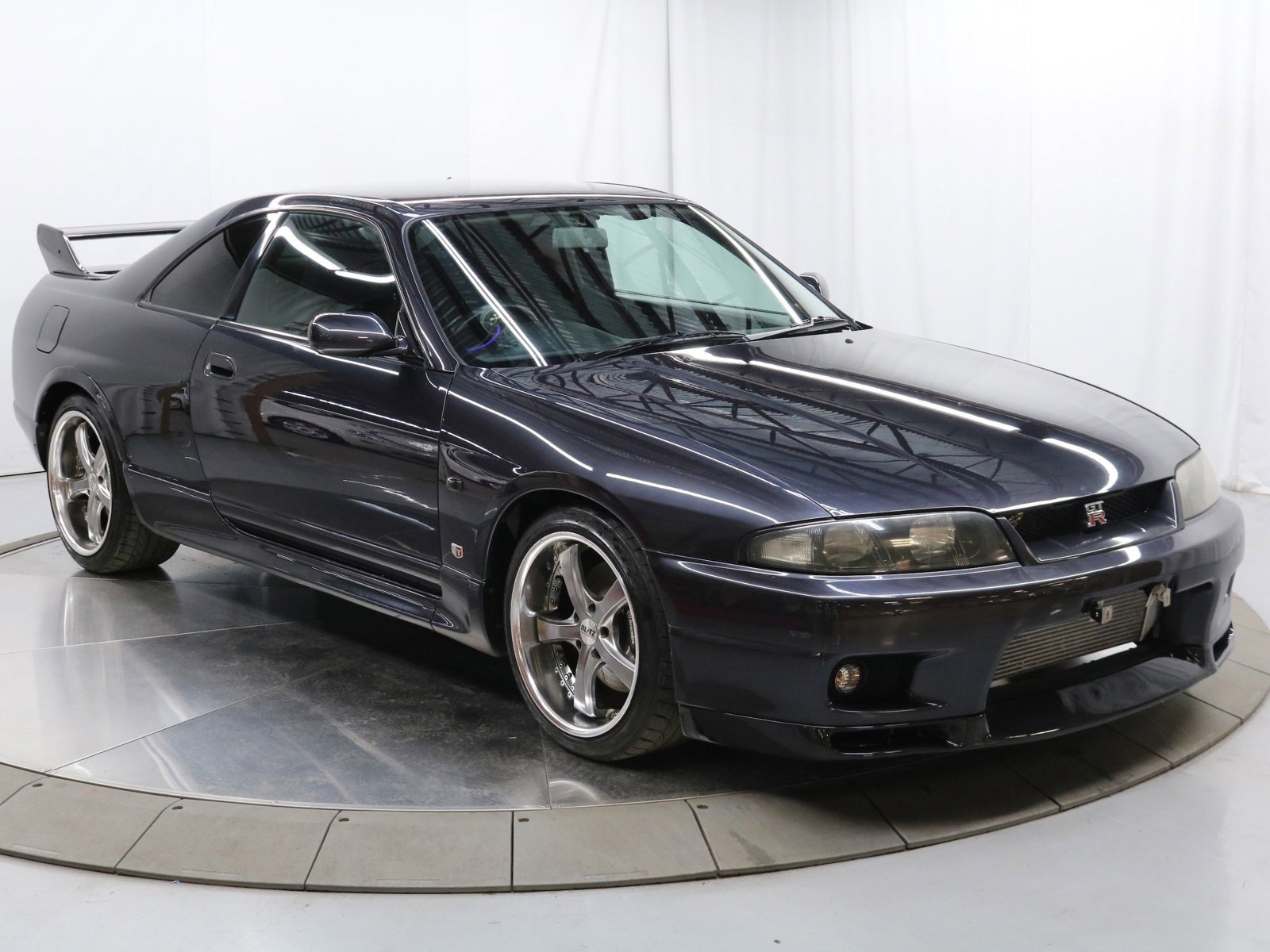 1995 Nissan Skyline 1