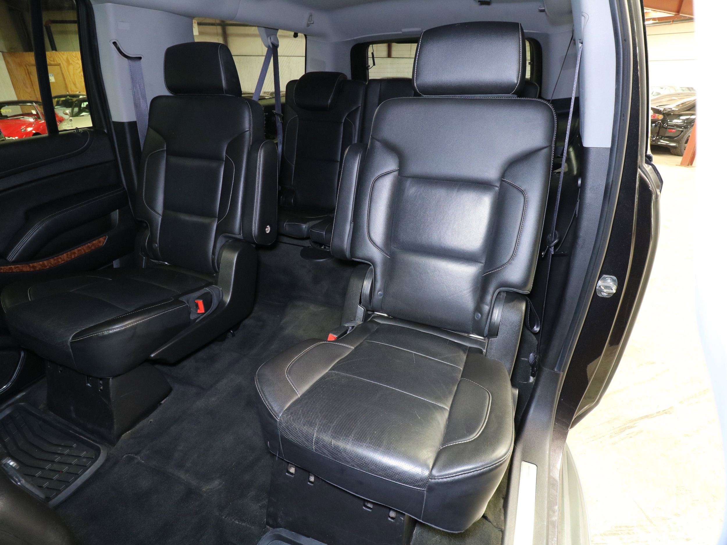 2015 Chevrolet Suburban 18