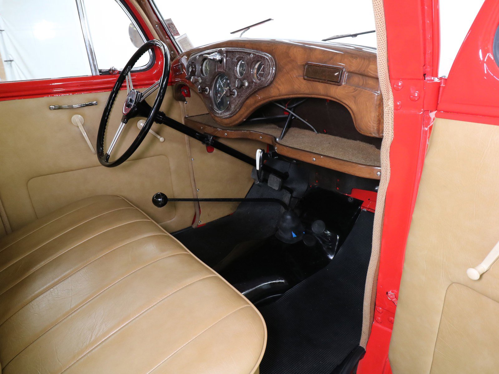 1950 Ford Anglia 16