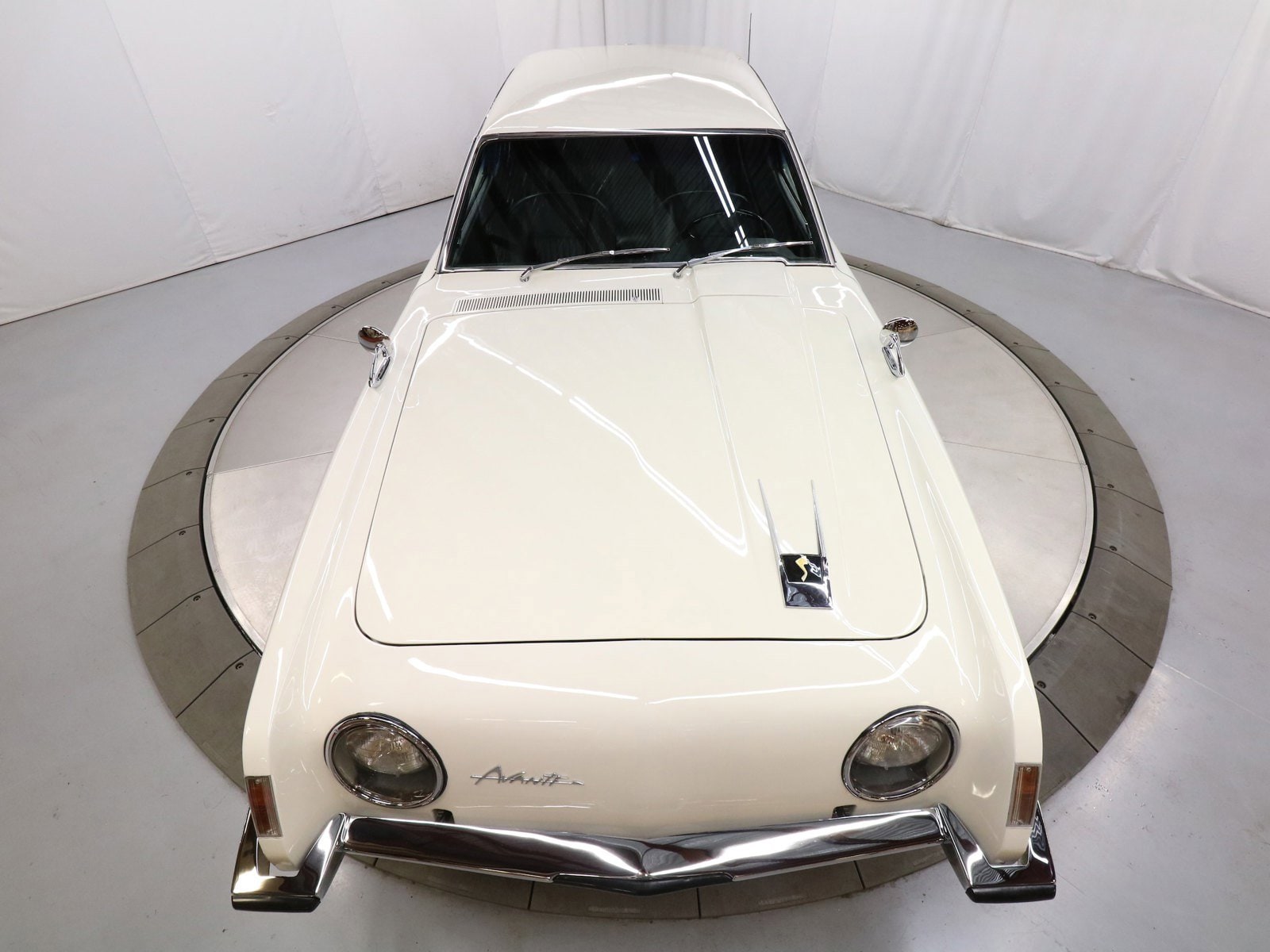 1963 Studebaker Avanti 47