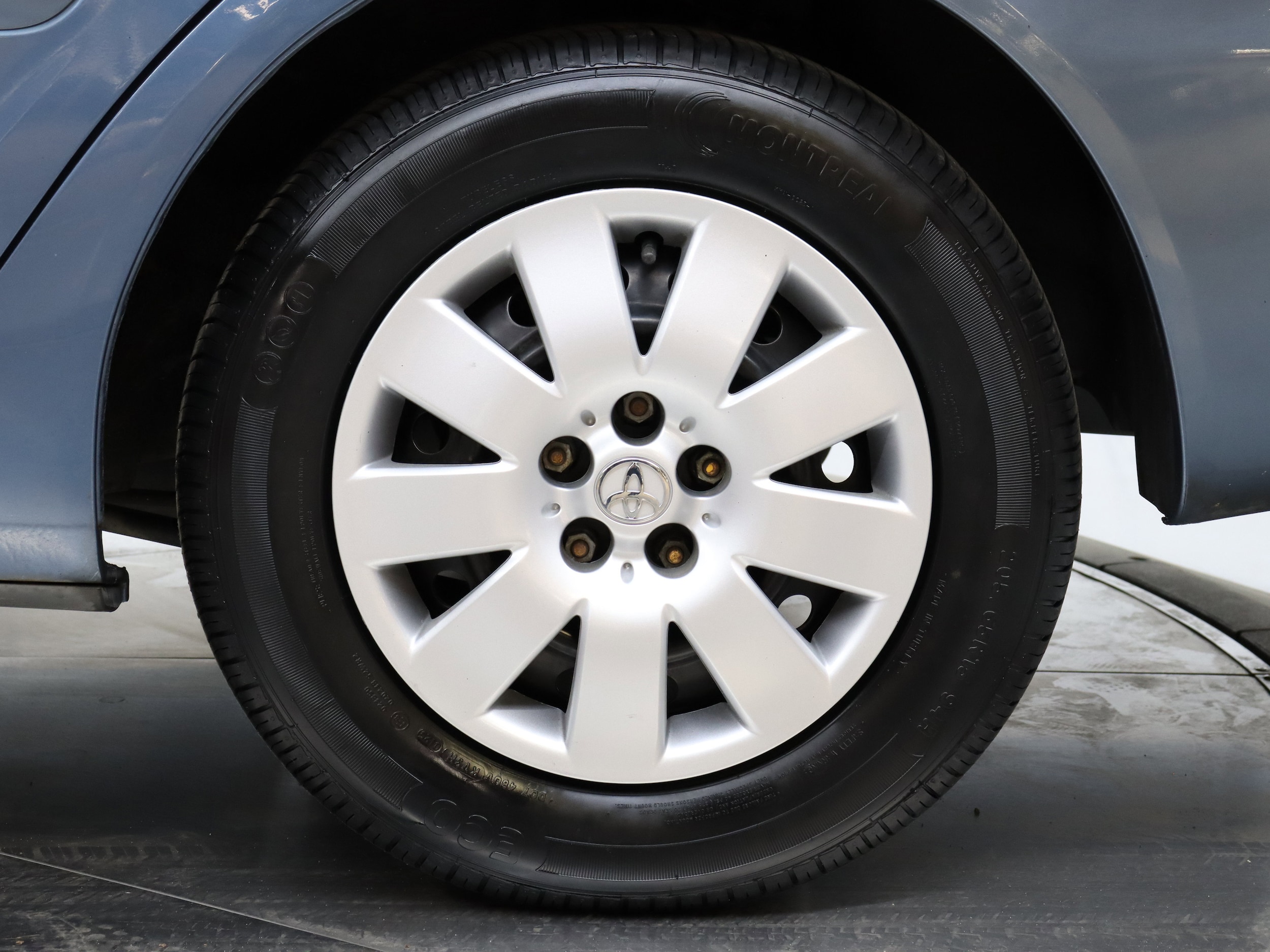2003 Toyota Camry 33