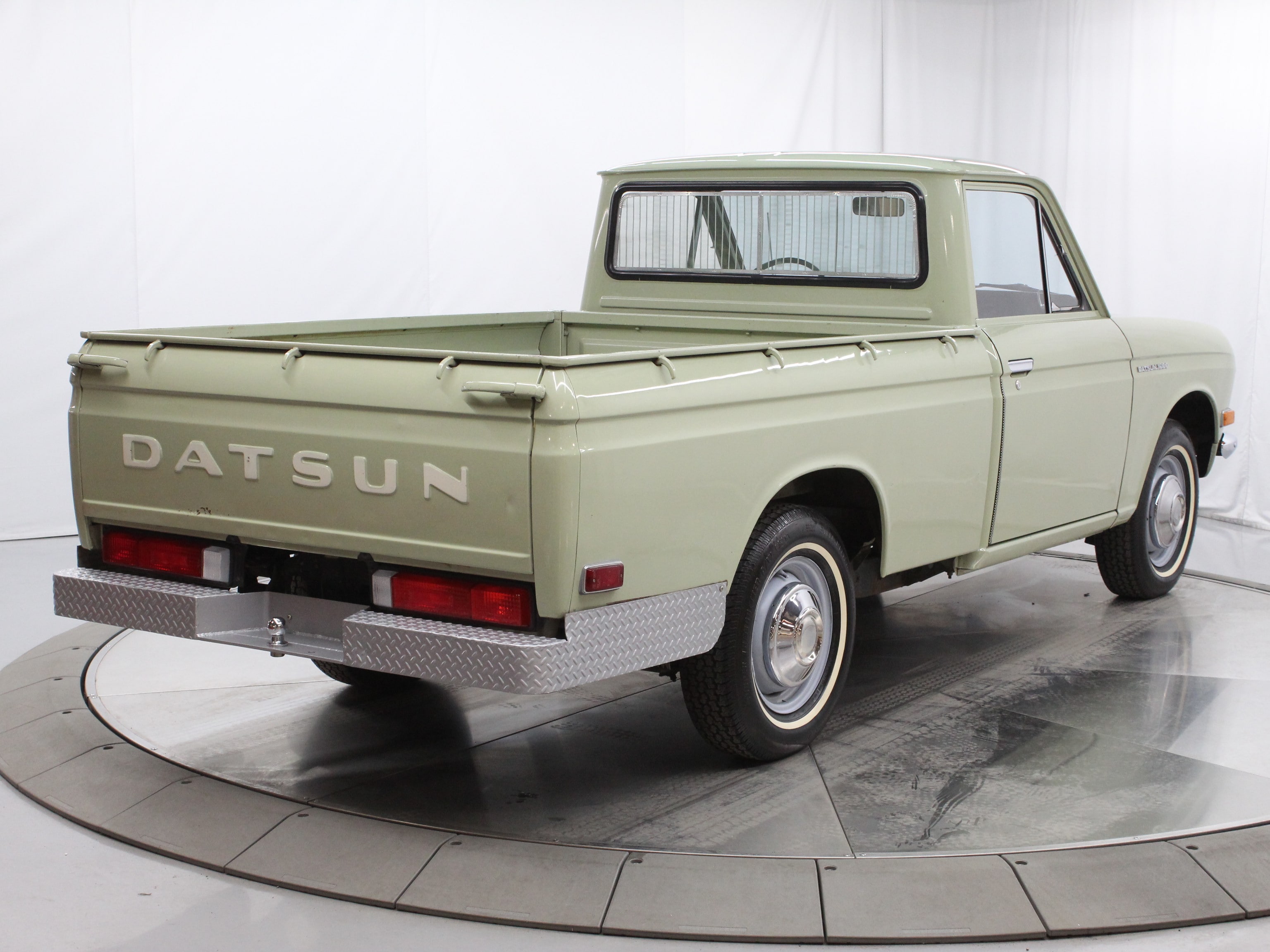 1971 Datsun 1600 7