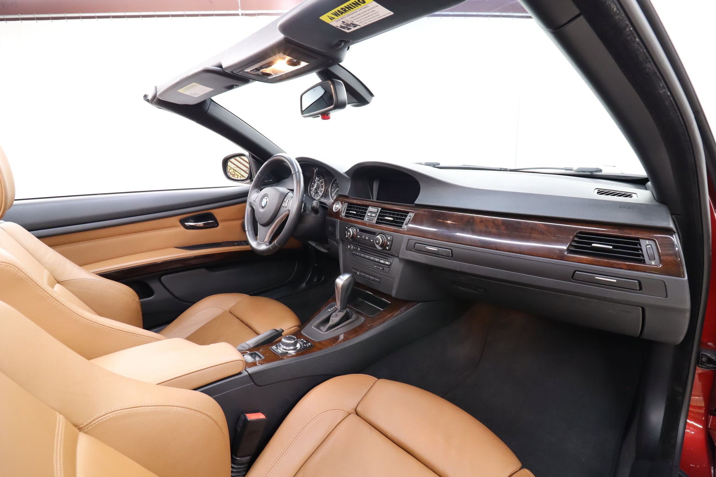 2011 BMW 3 Series 24