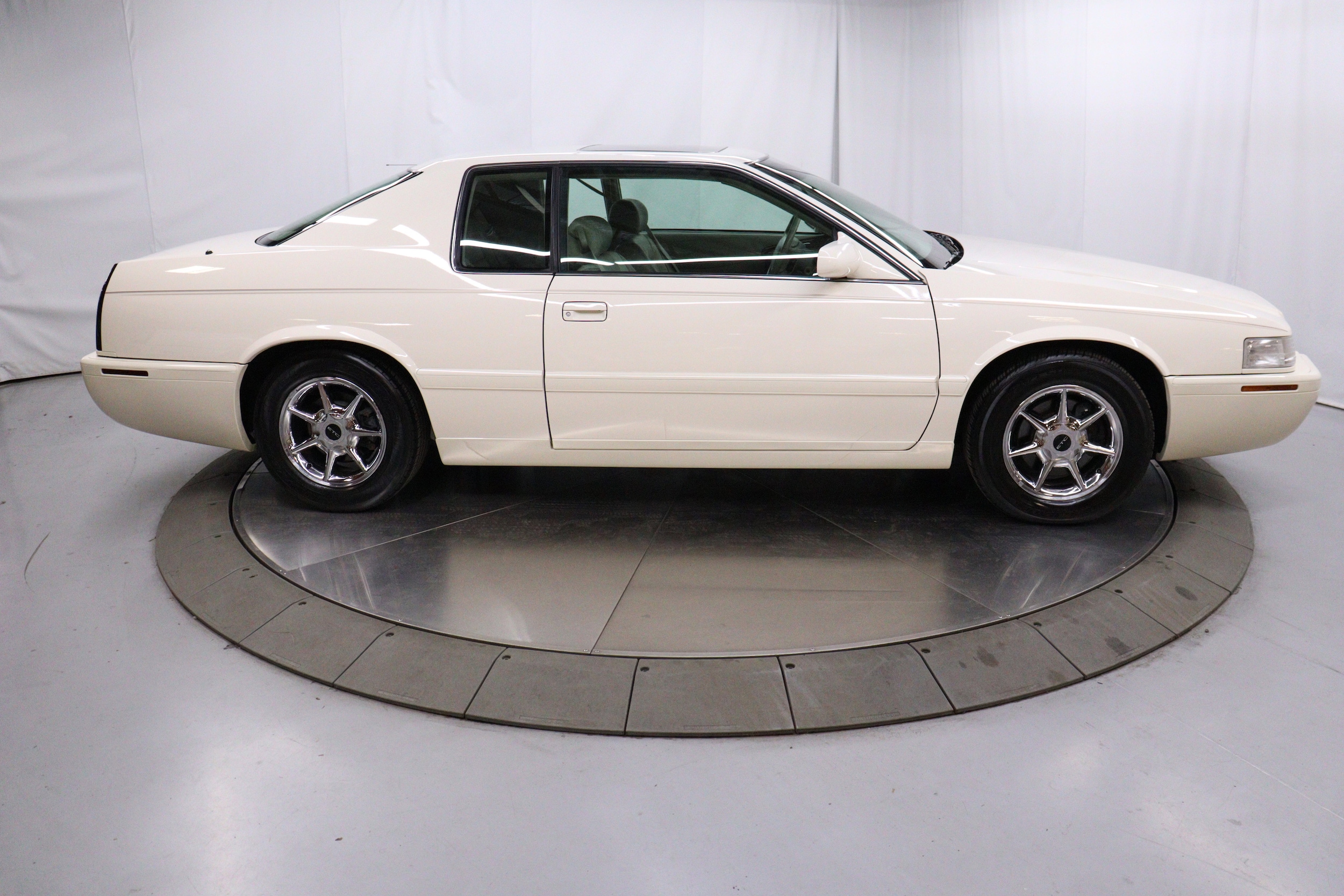 2002 Cadillac Eldorado 8