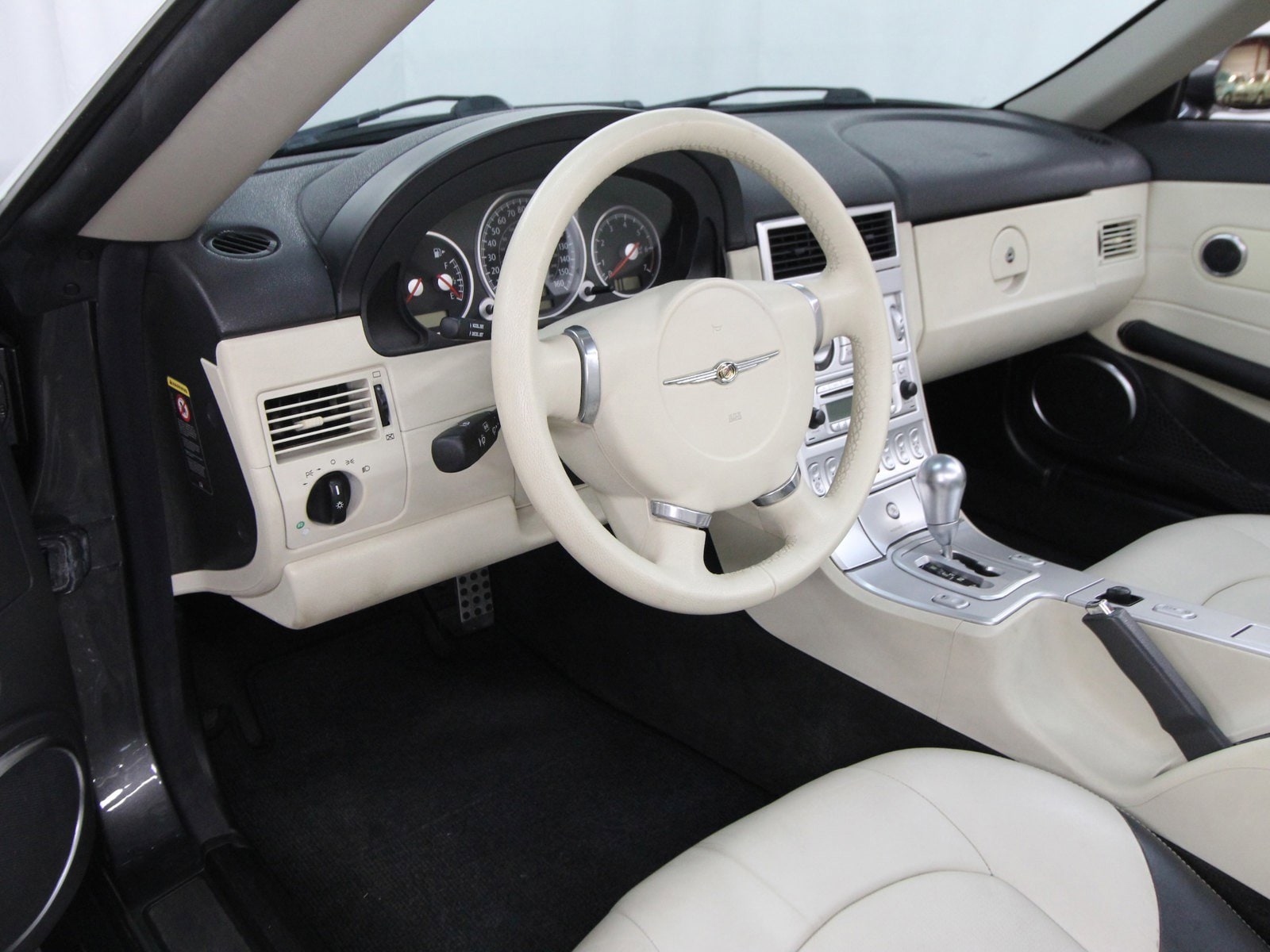 2005 Chrysler Crossfire 11
