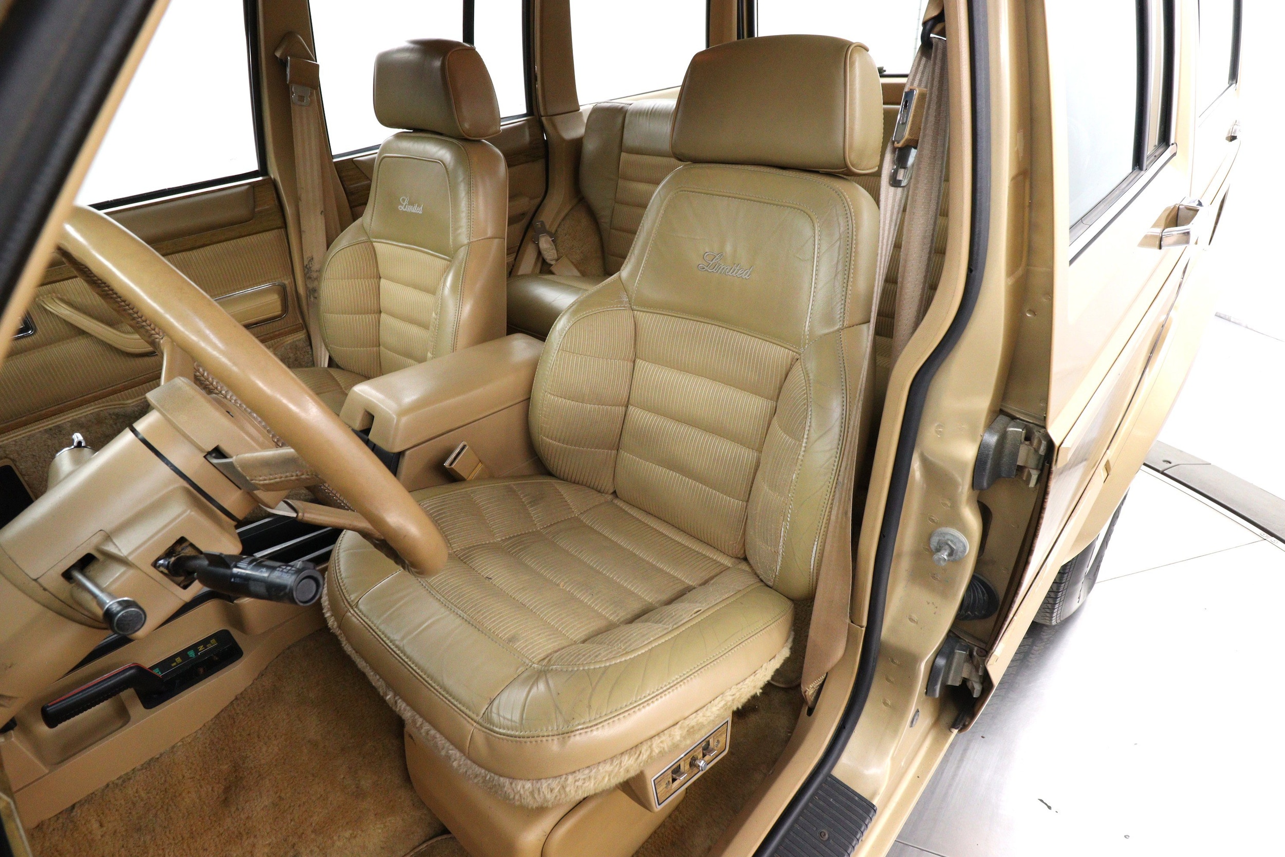 1987 Jeep Wagoneer 15