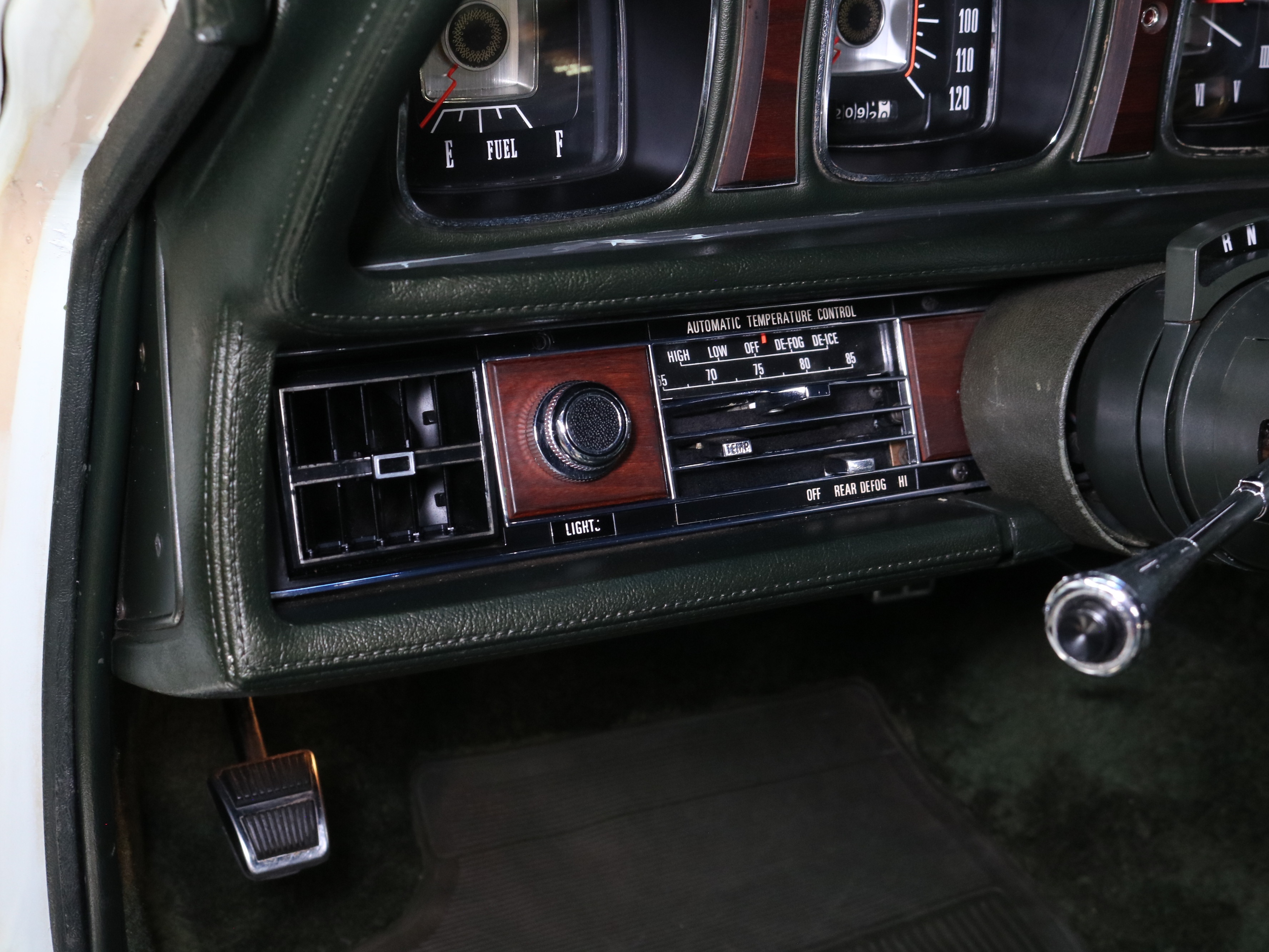 1970 Lincoln Mark III 12