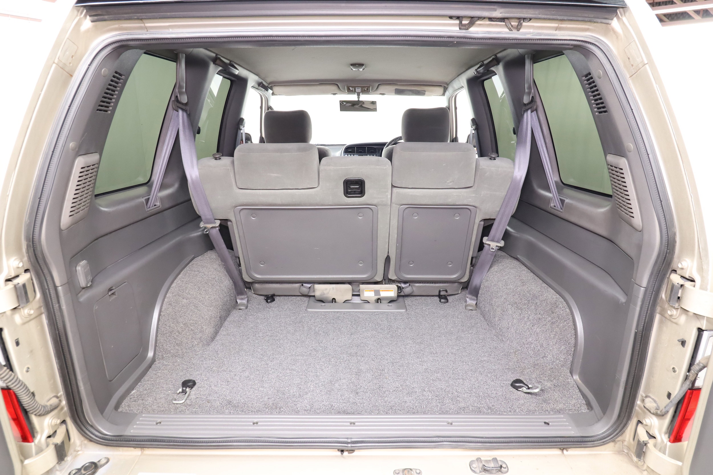 1996 Isuzu Bighorn 28