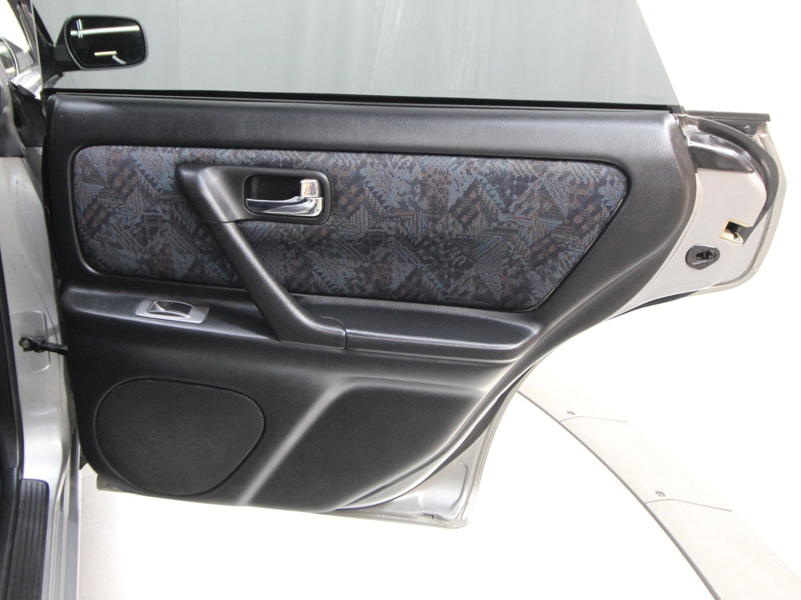 1997 Nissan Stagea 22
