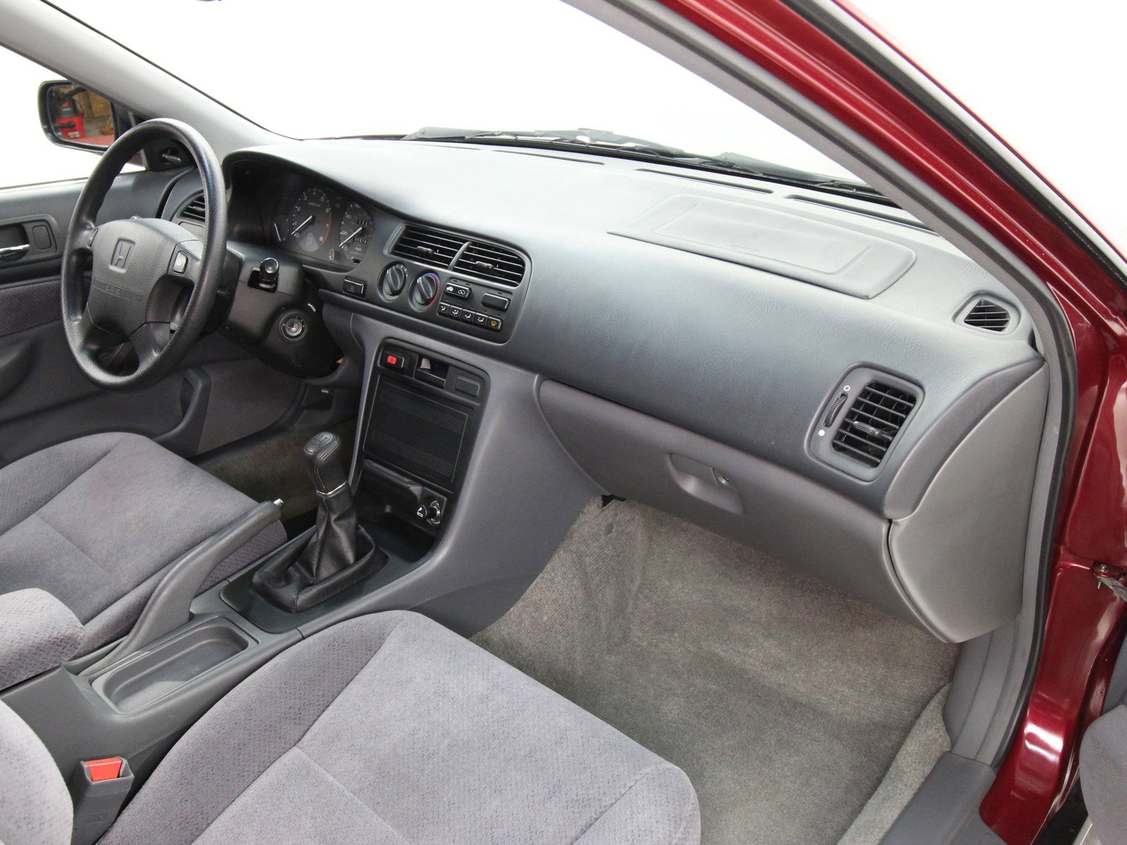 1995 Honda Accord Sdn 17