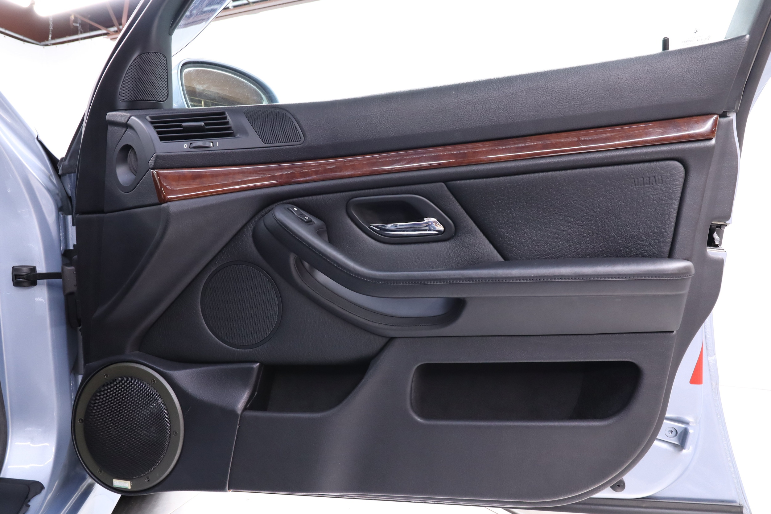 2000 BMW M5 32
