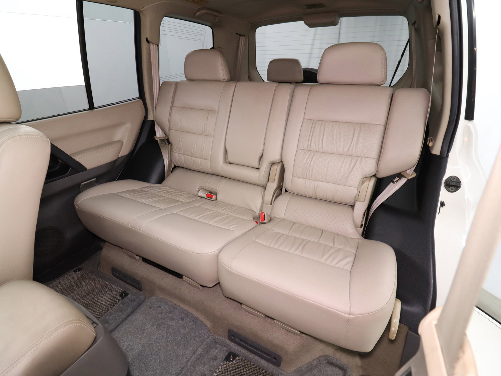 1999 Mitsubishi Pajero 18