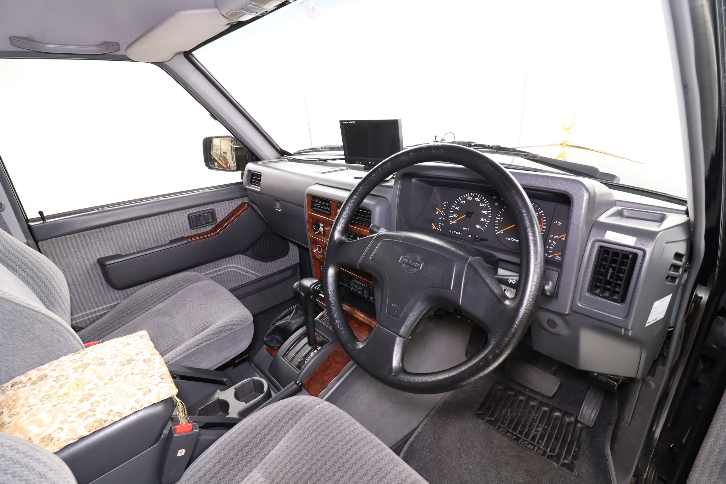 1995 Nissan Safari 11