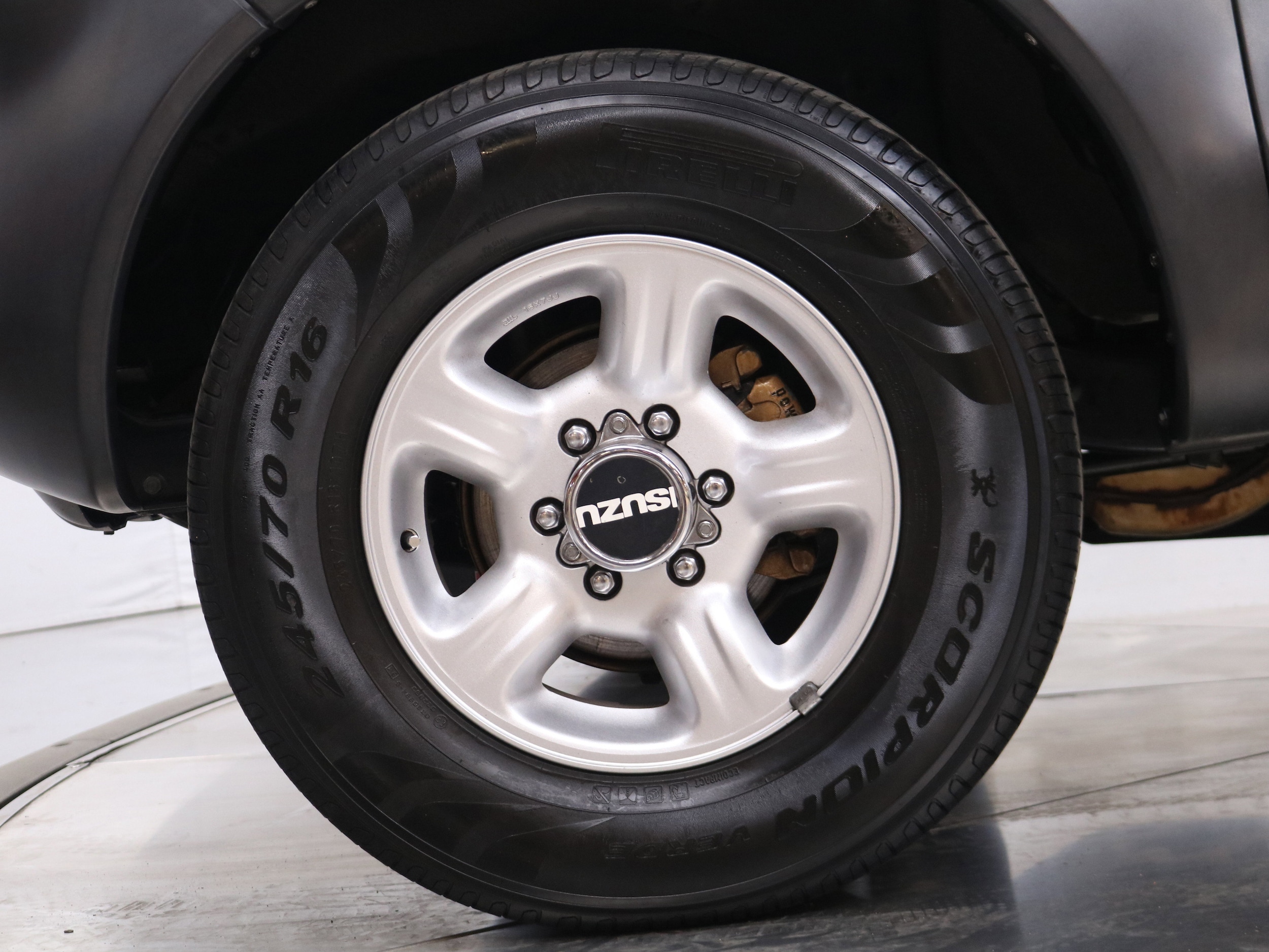 1997 Isuzu Vehicross 28