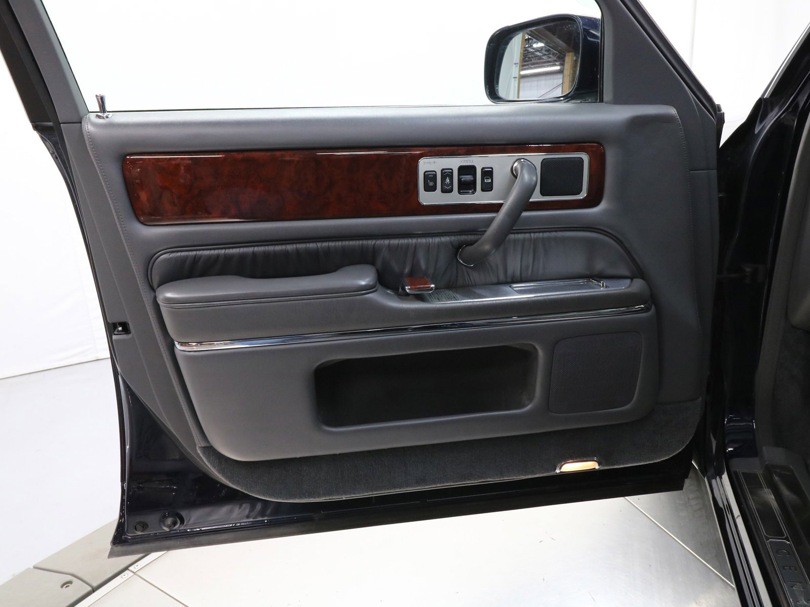 1997 Toyota Century 29