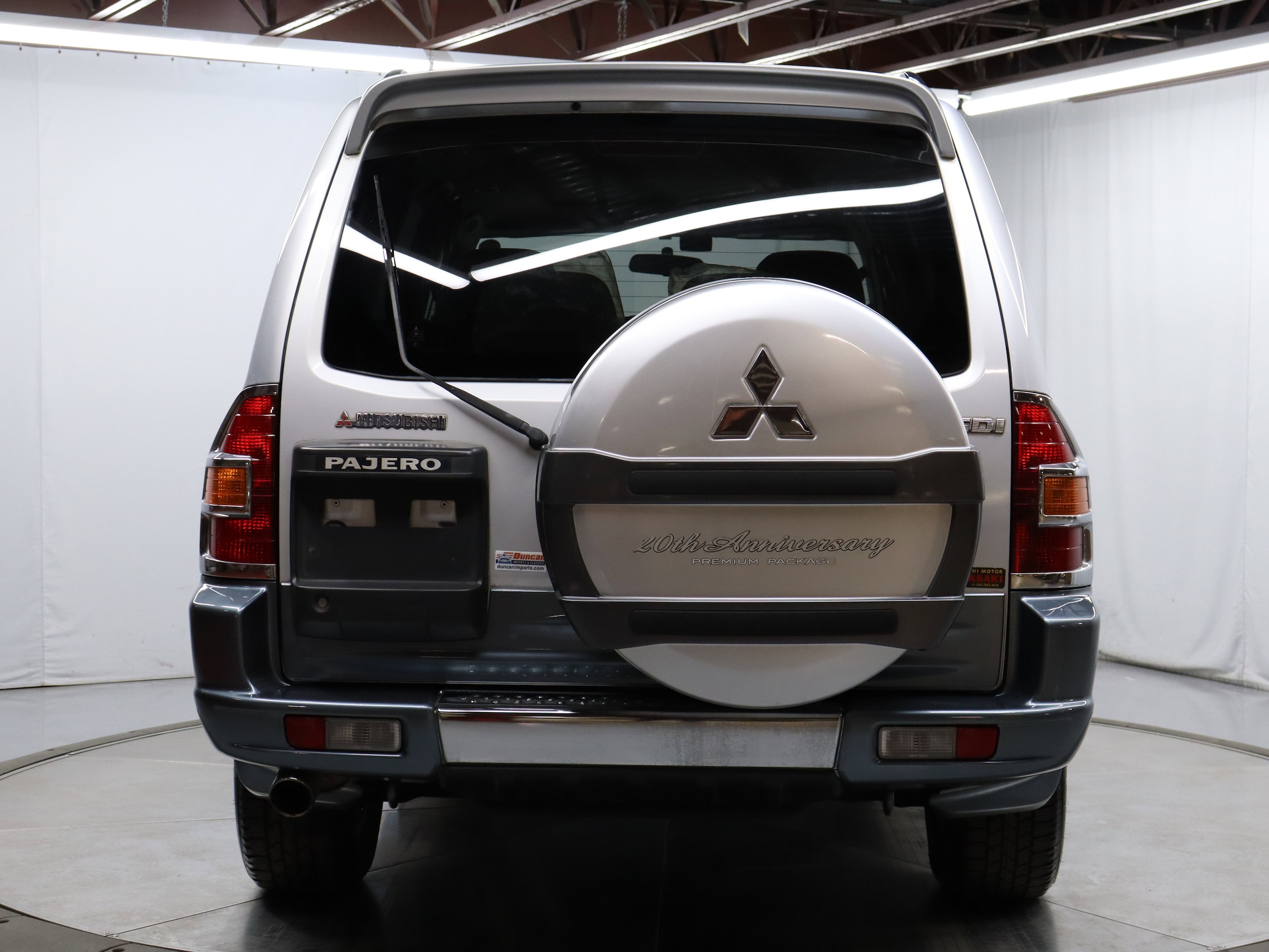 2000 Mitsubishi Pajero 6