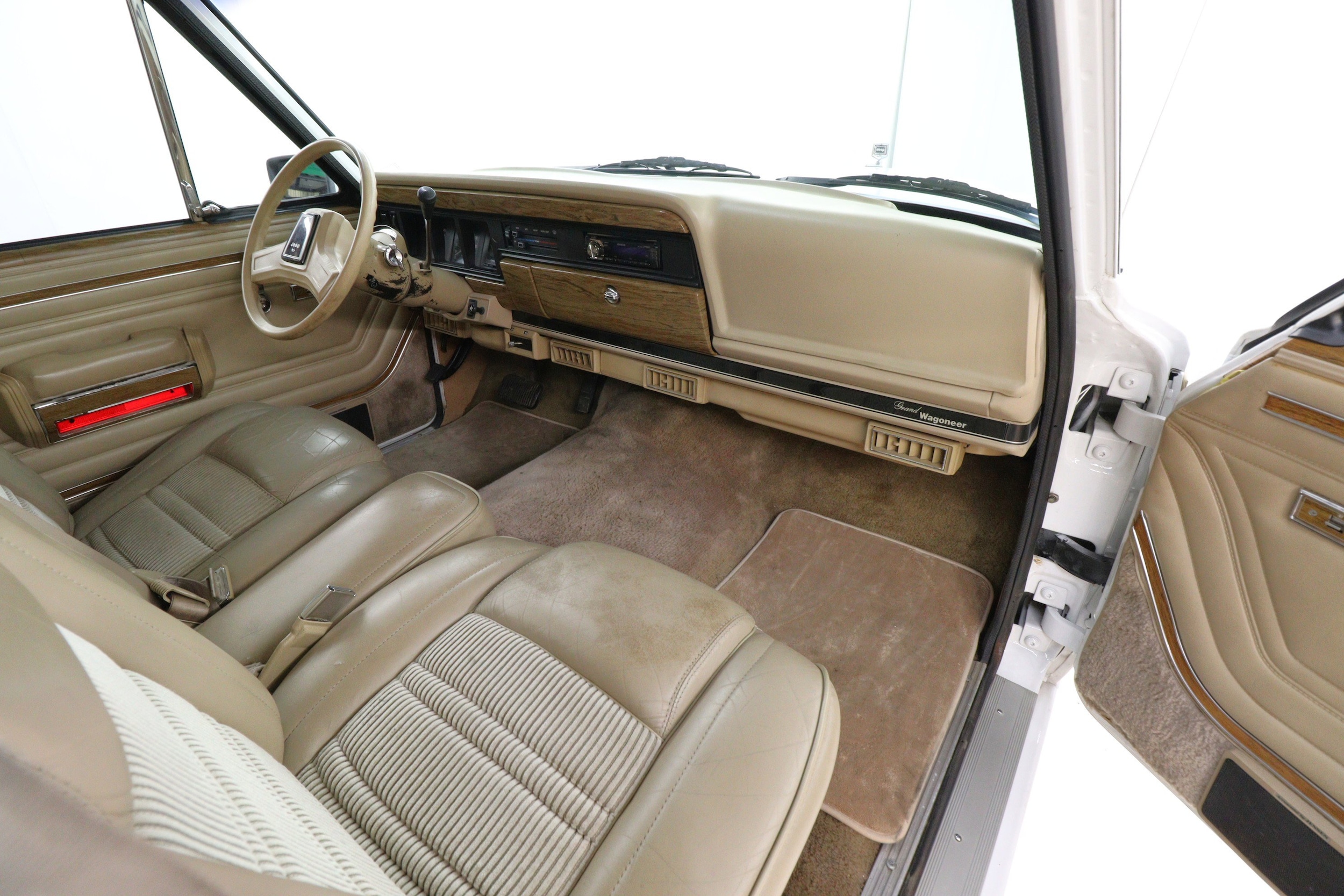 1997 Jeep Grand Wagoneer 15