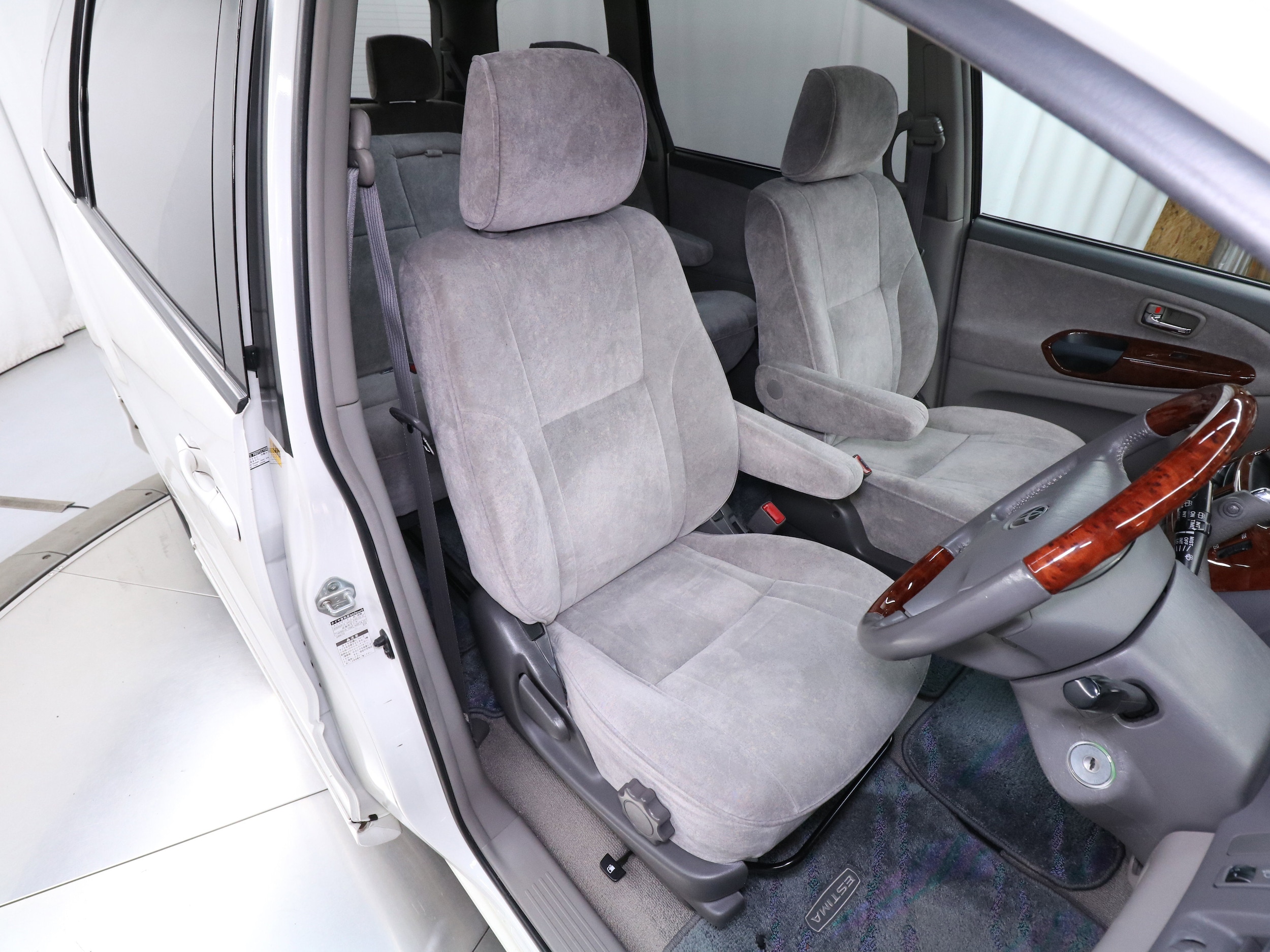 2000 Toyota Estima 21