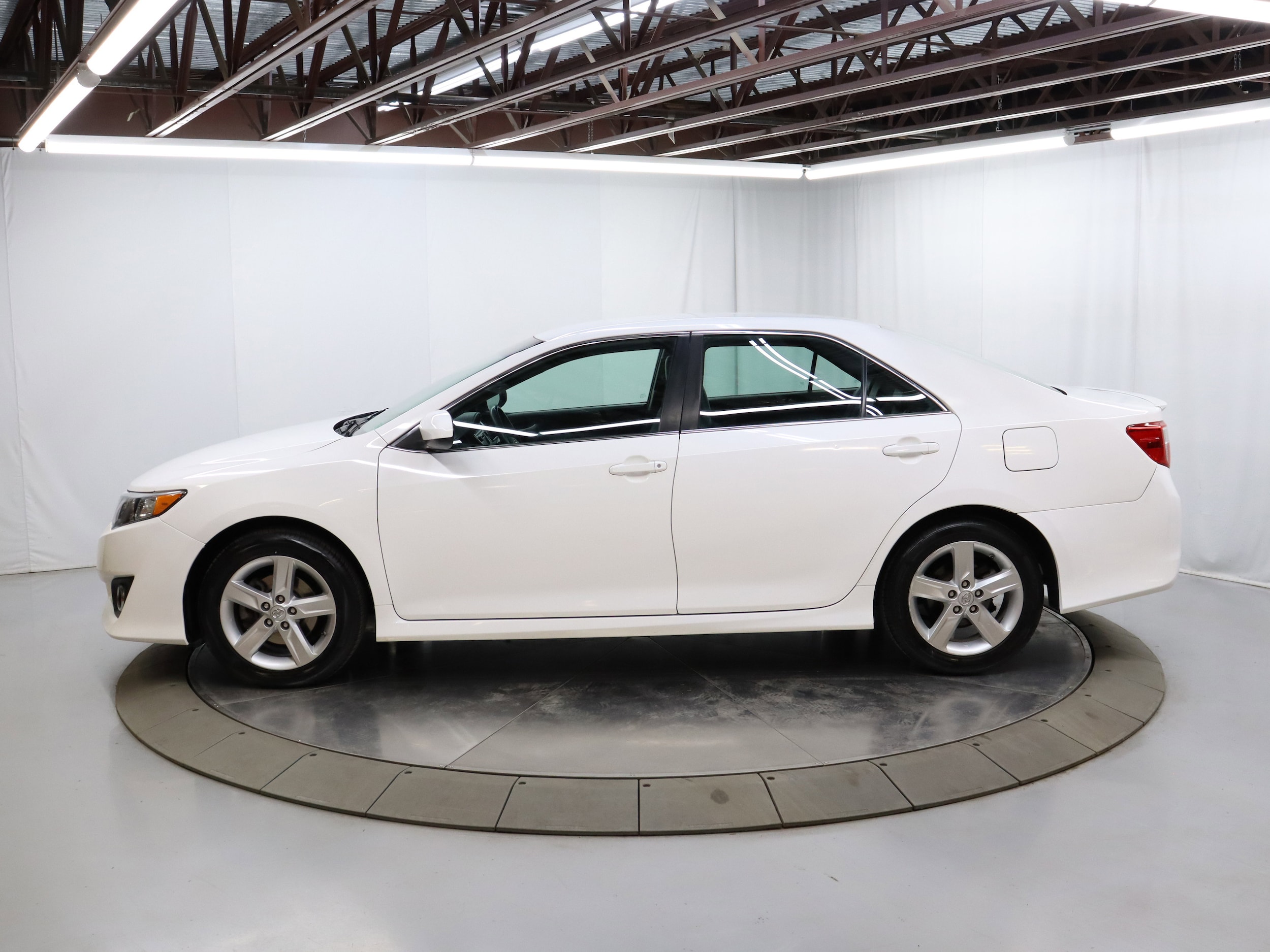 2014 Toyota Camry 4