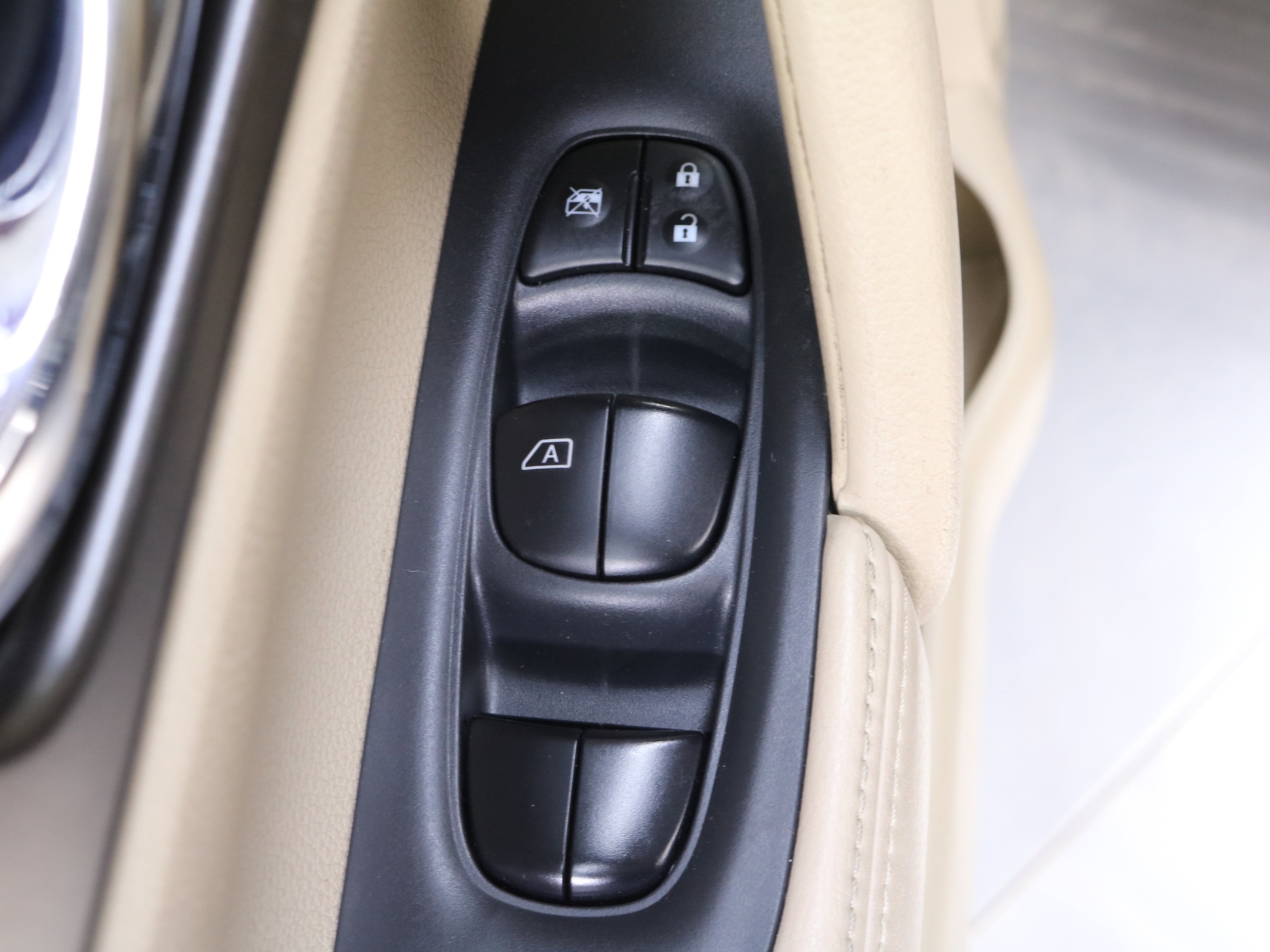 2015 Nissan Rogue 55