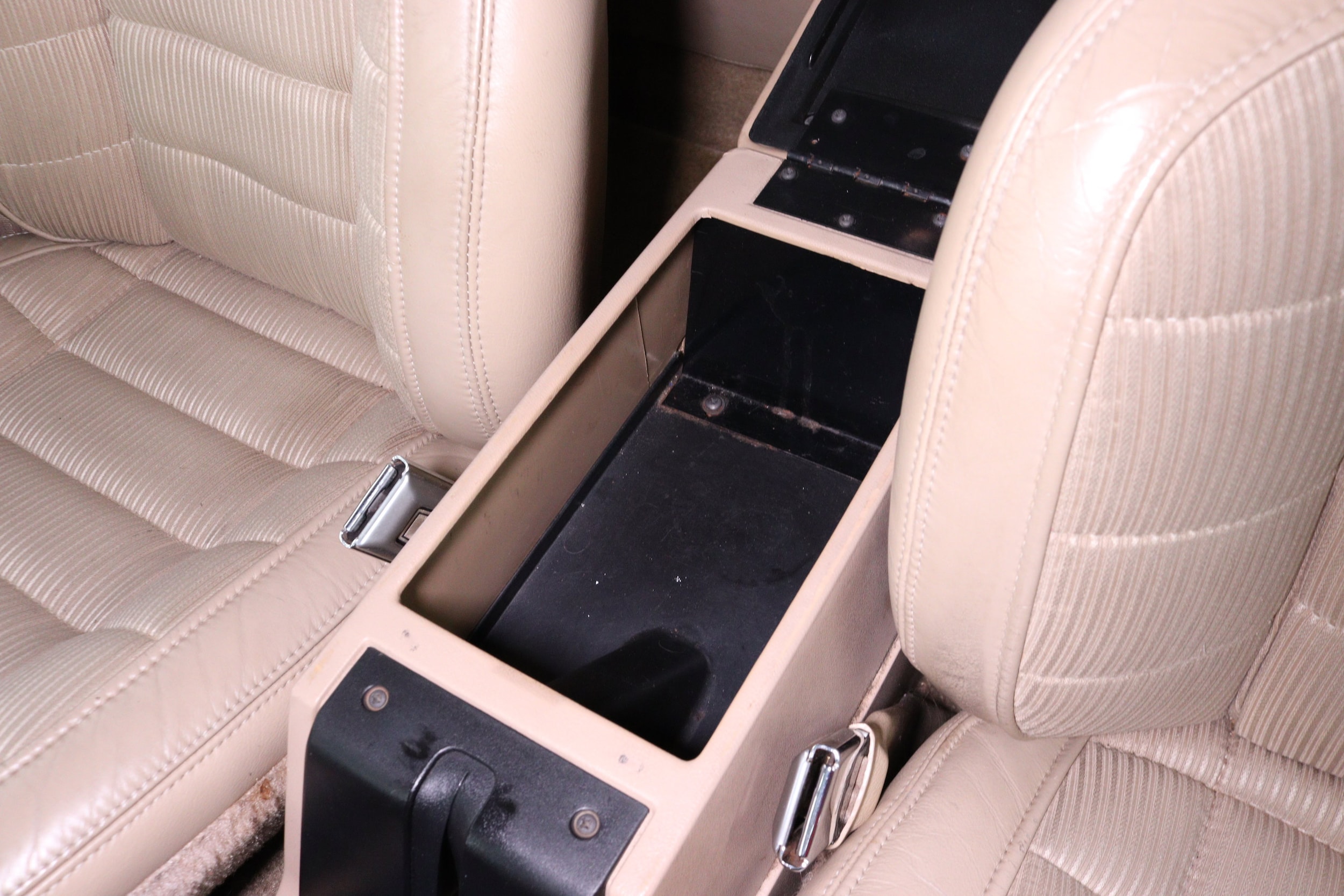 1989 Jeep Wagoneer Limited 62