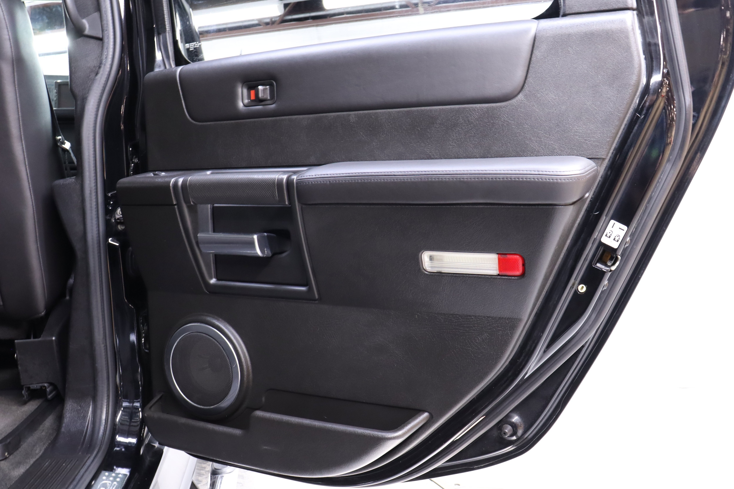 2005 HUMMER H2 26