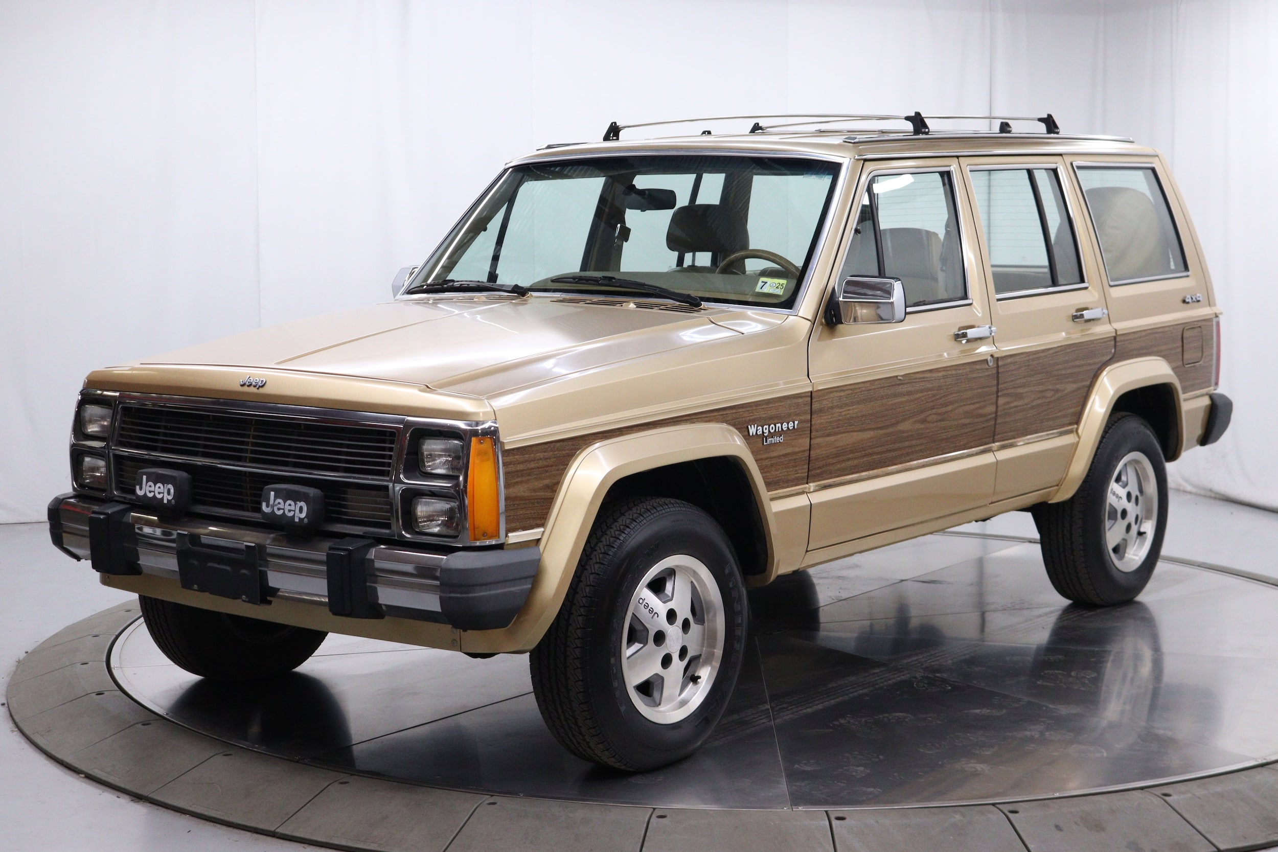 1987 Jeep Wagoneer 2