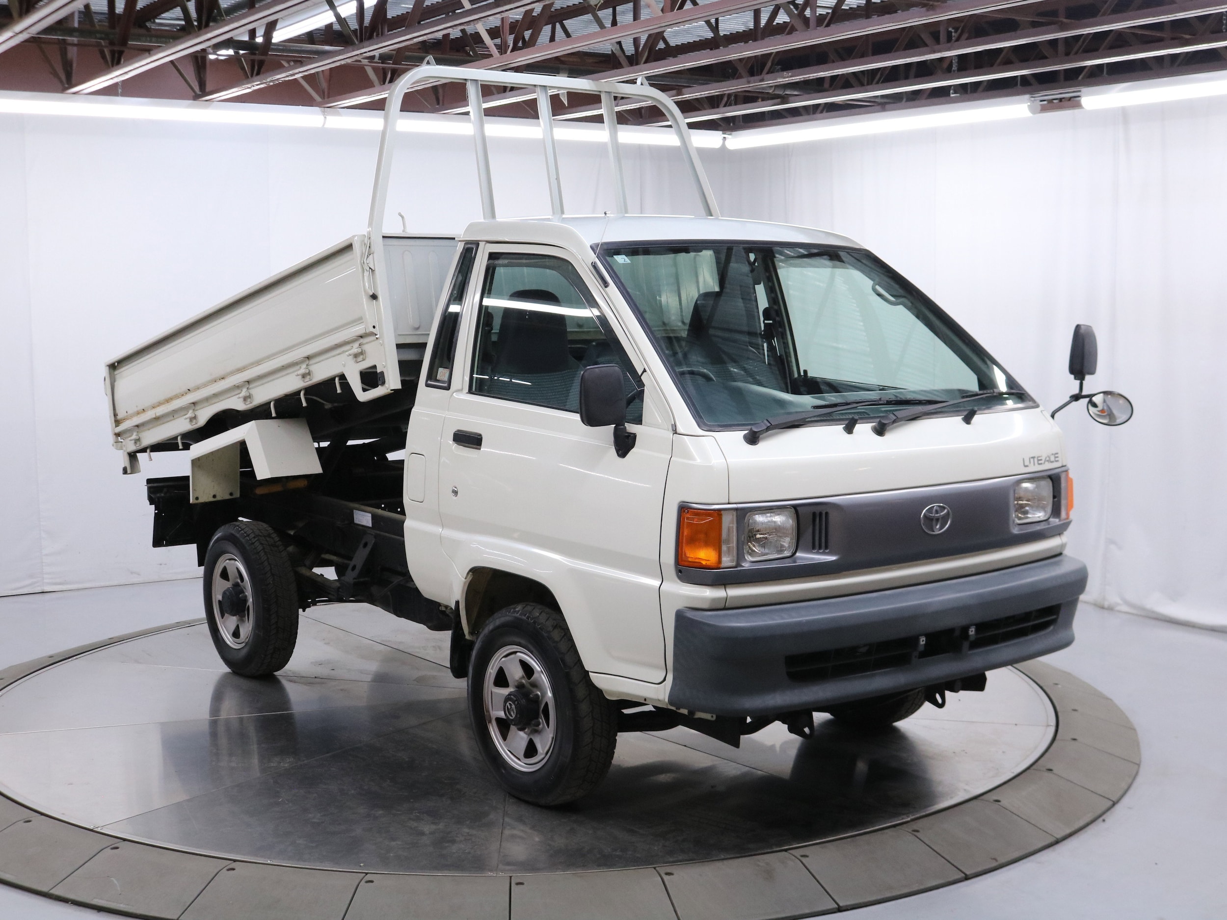 1997 Toyota Liteace 9