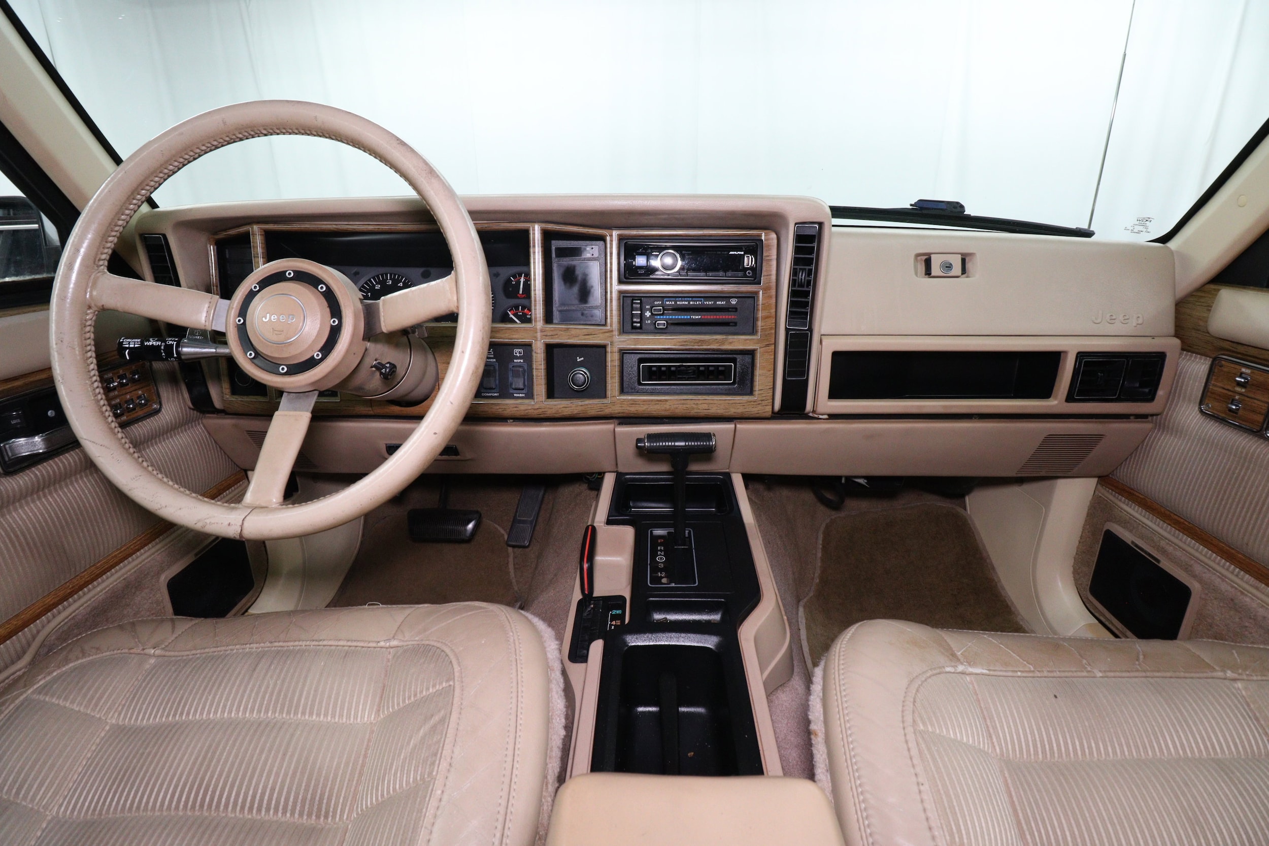 1989 Jeep Wagoneer Limited 49