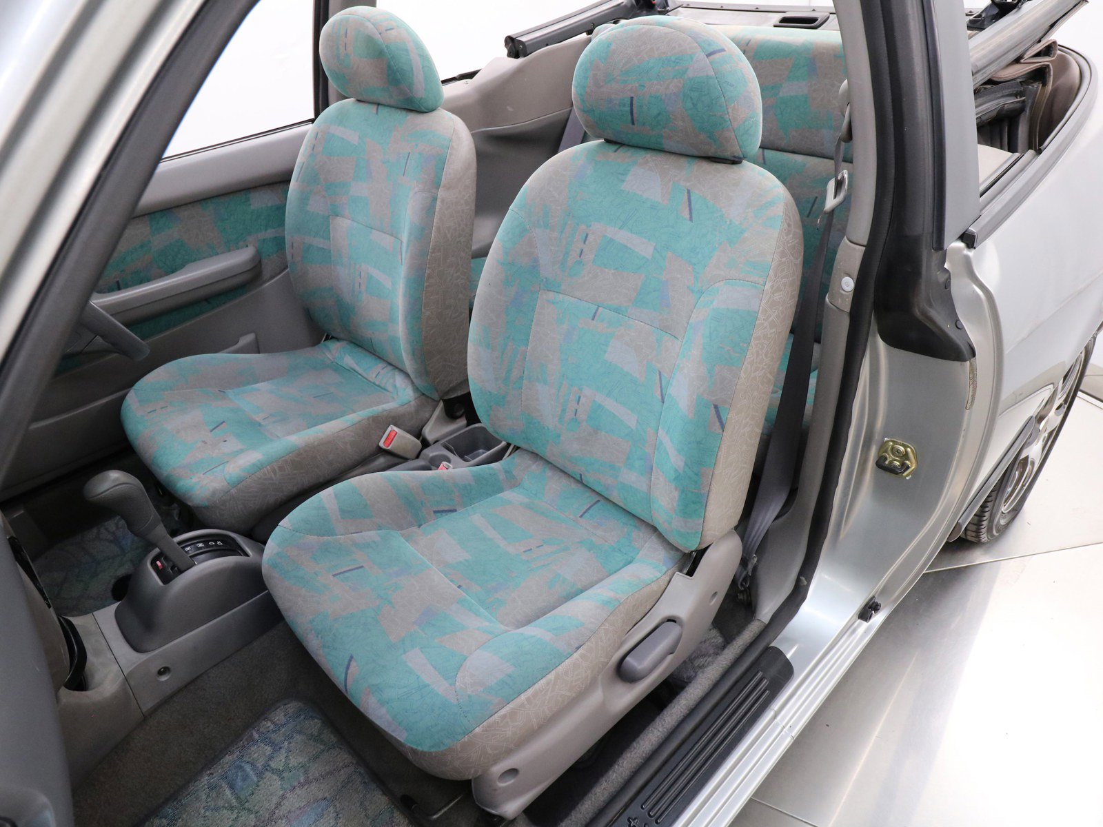 1998 Nissan March 21
